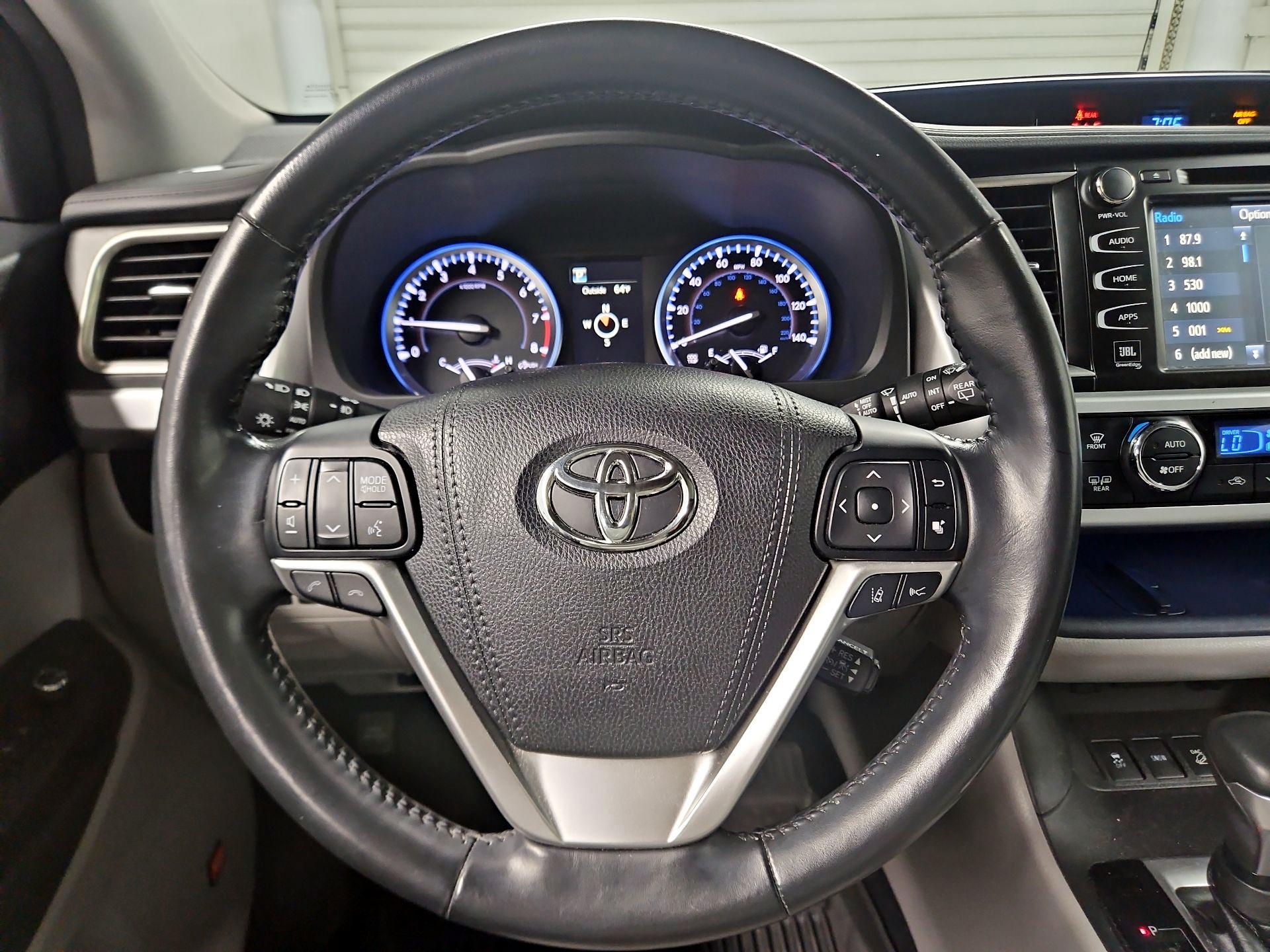 Thumbnail: 2018 Toyota Highlander - 10