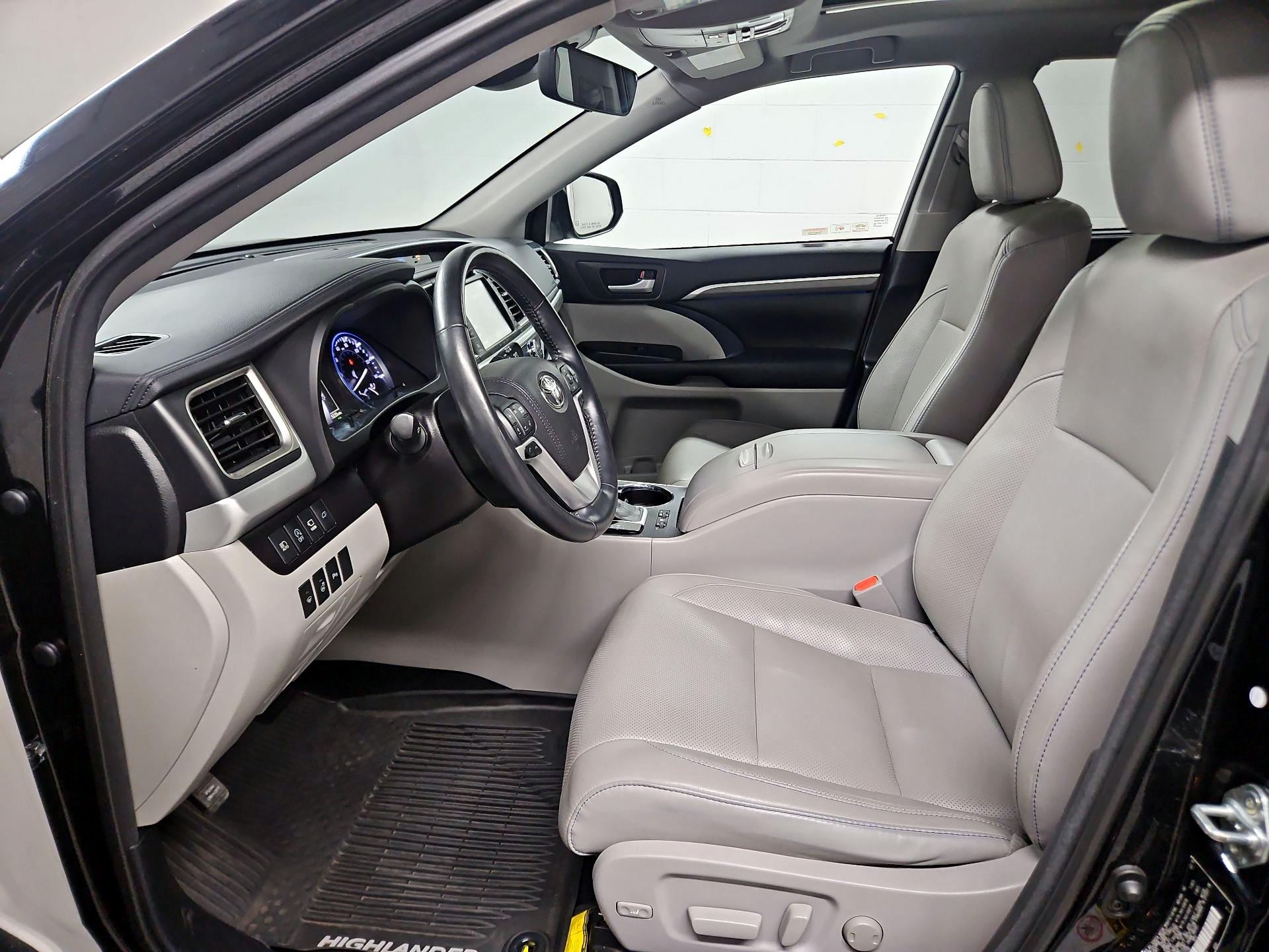 Thumbnail: 2018 Toyota Highlander - 11