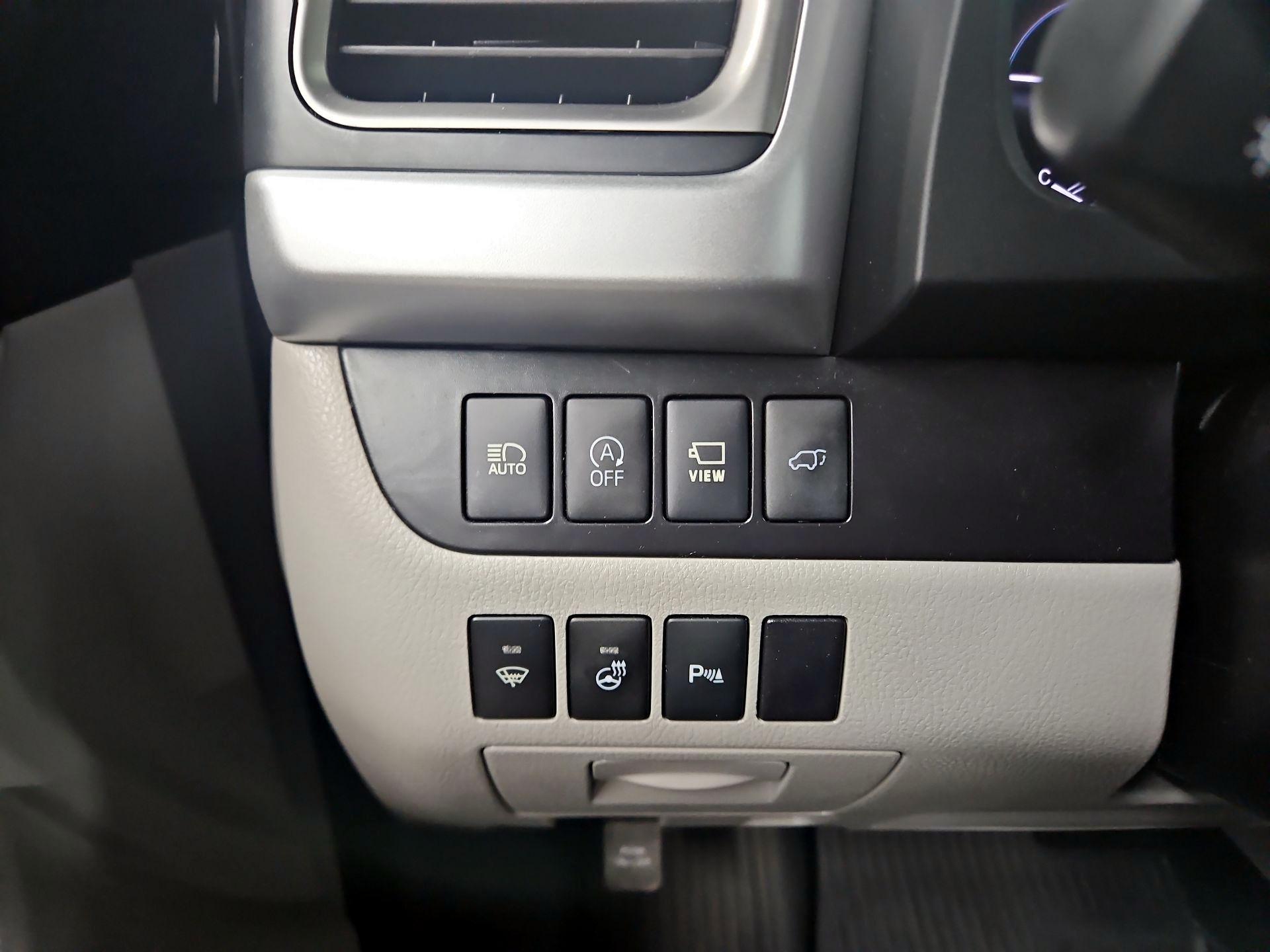 Thumbnail: 2018 Toyota Highlander - 13