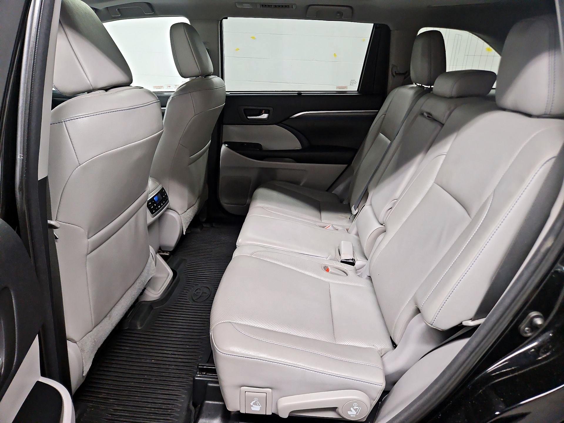 Thumbnail: 2018 Toyota Highlander - 20