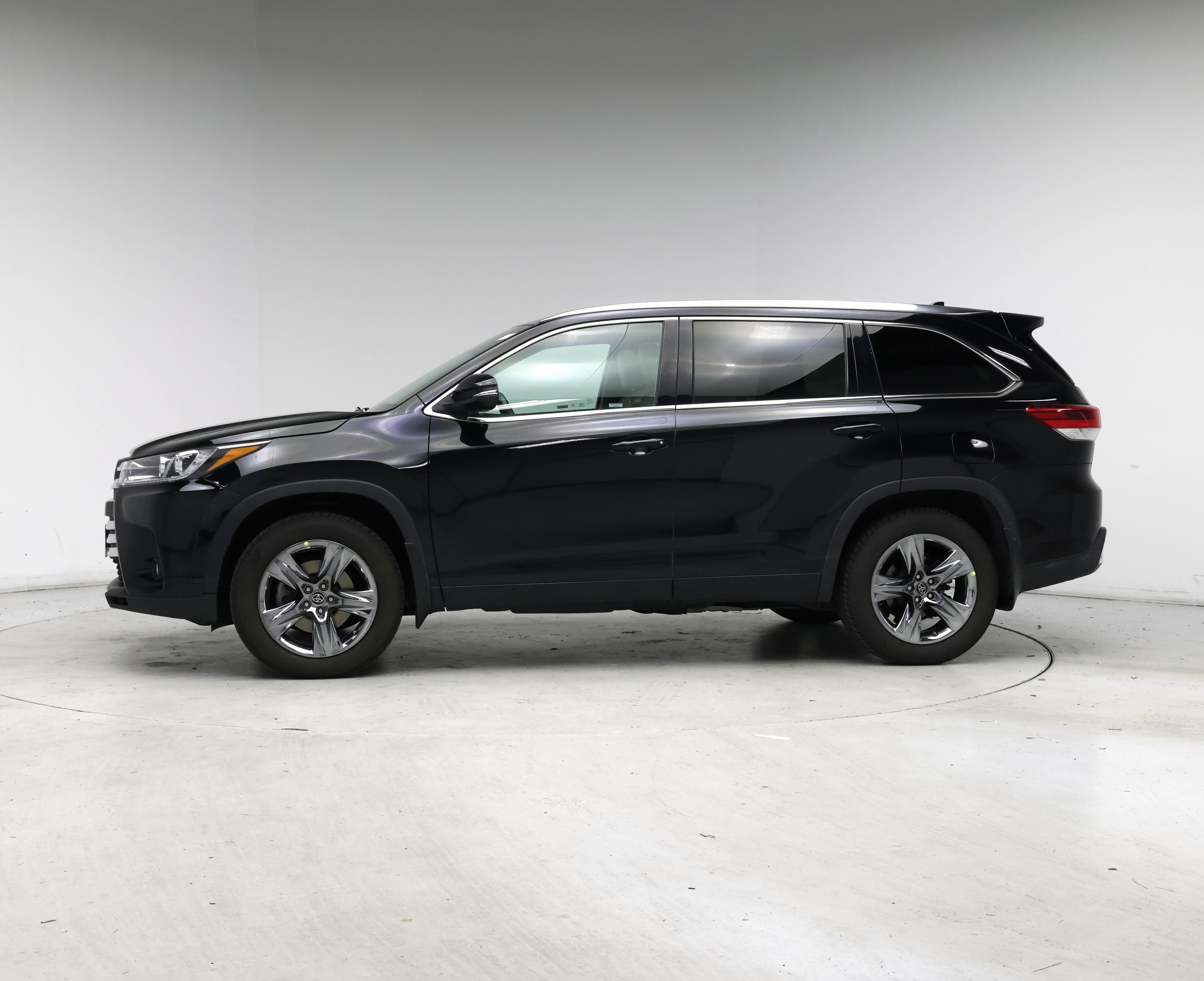 Thumbnail: 2018 Toyota Highlander - 3