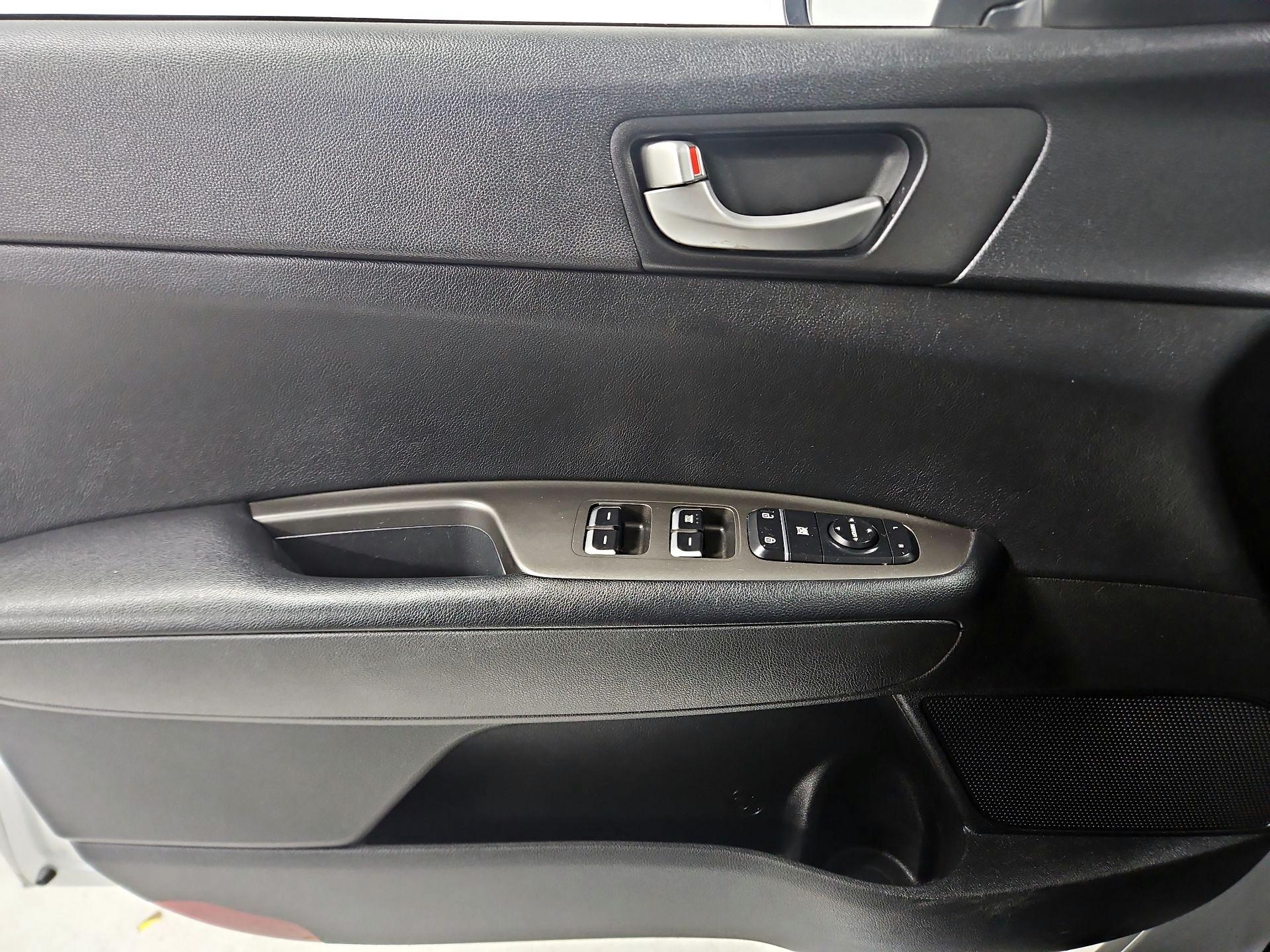 Thumbnail: 2019 Kia Optima - 12