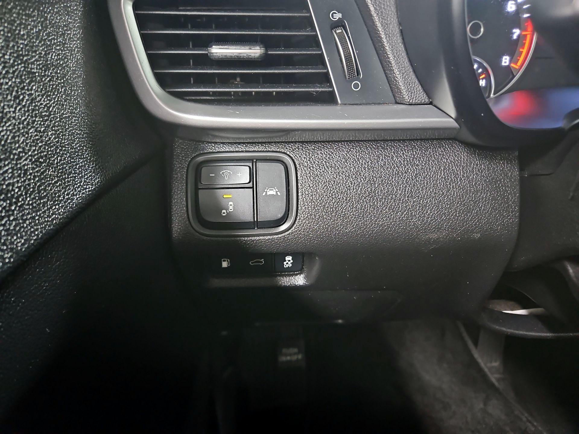 Thumbnail: 2019 Kia Optima - 13