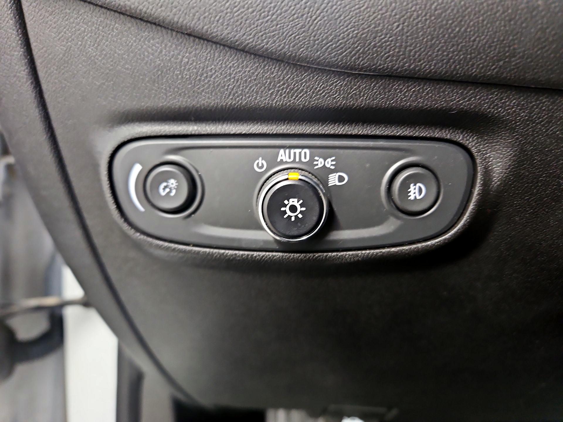 Thumbnail: 2020 Chevrolet Equinox - 13