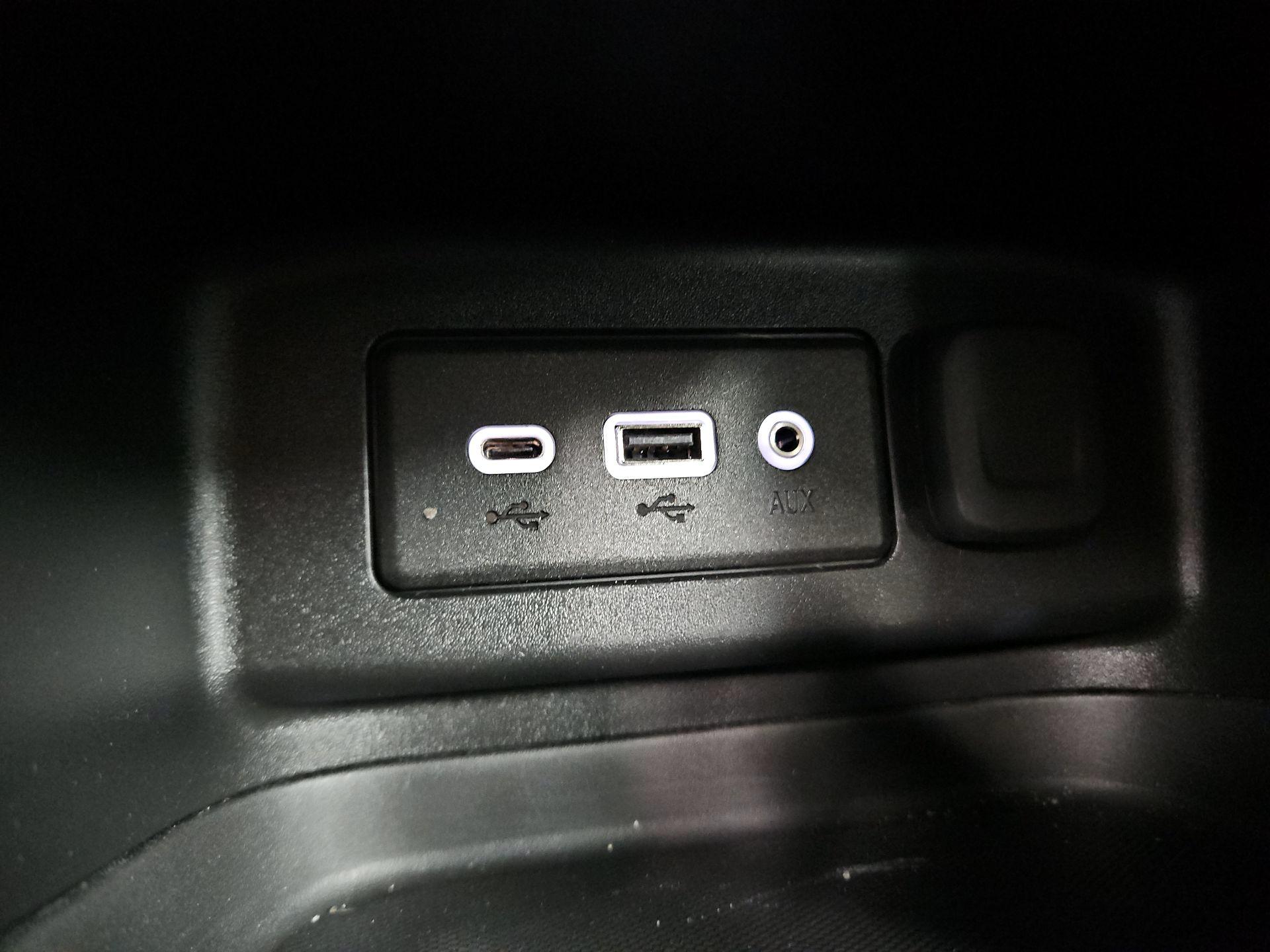 Thumbnail: 2020 Chevrolet Equinox - 18