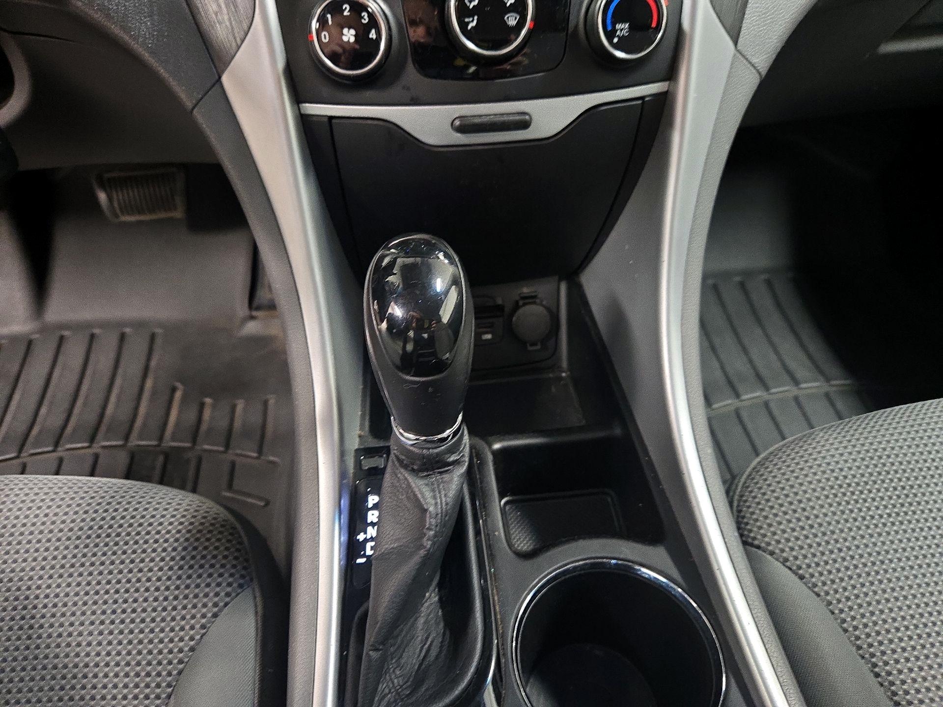 Thumbnail: 2014 Hyundai Sonata - 16