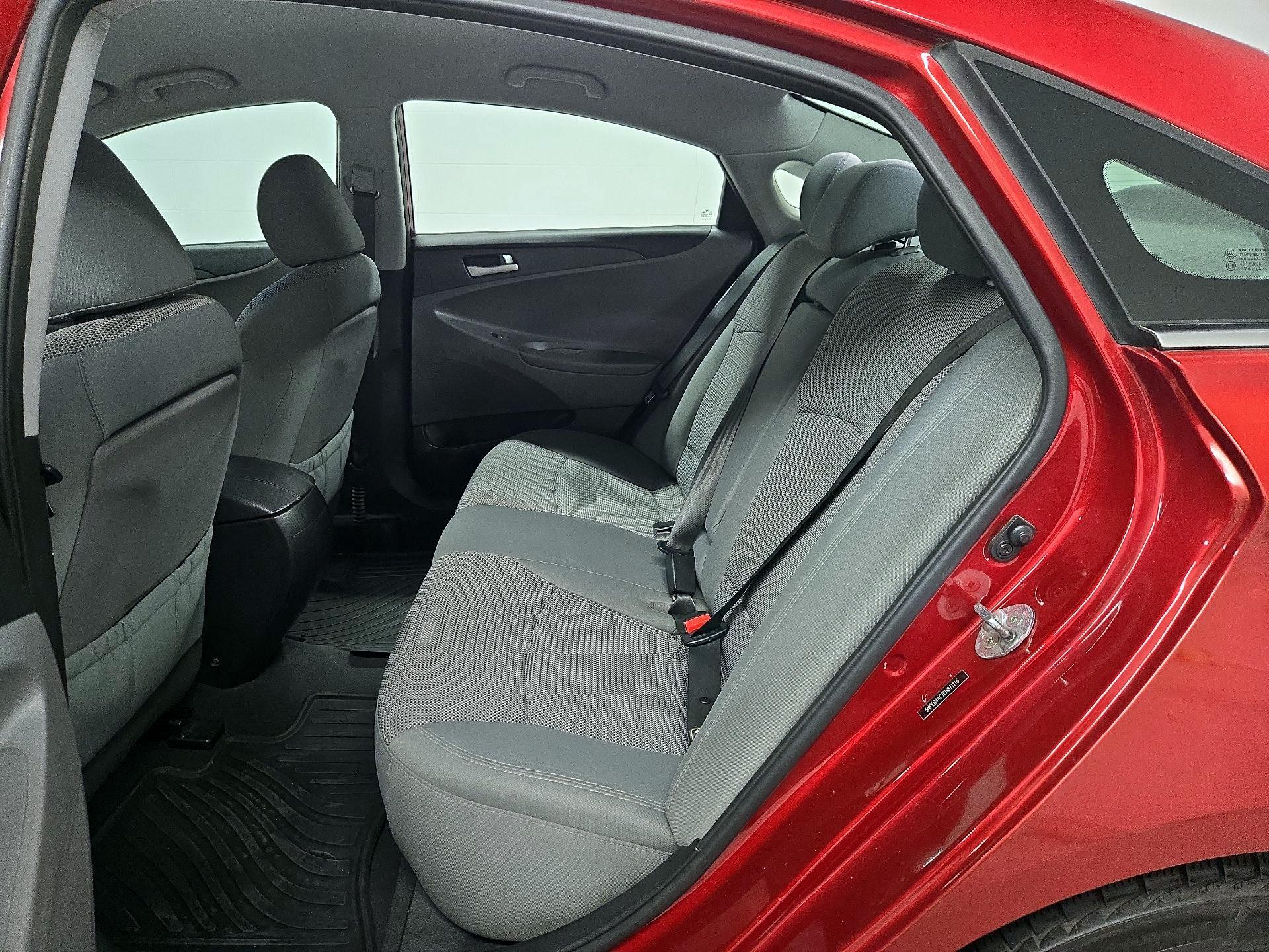 Thumbnail: 2014 Hyundai Sonata - 18