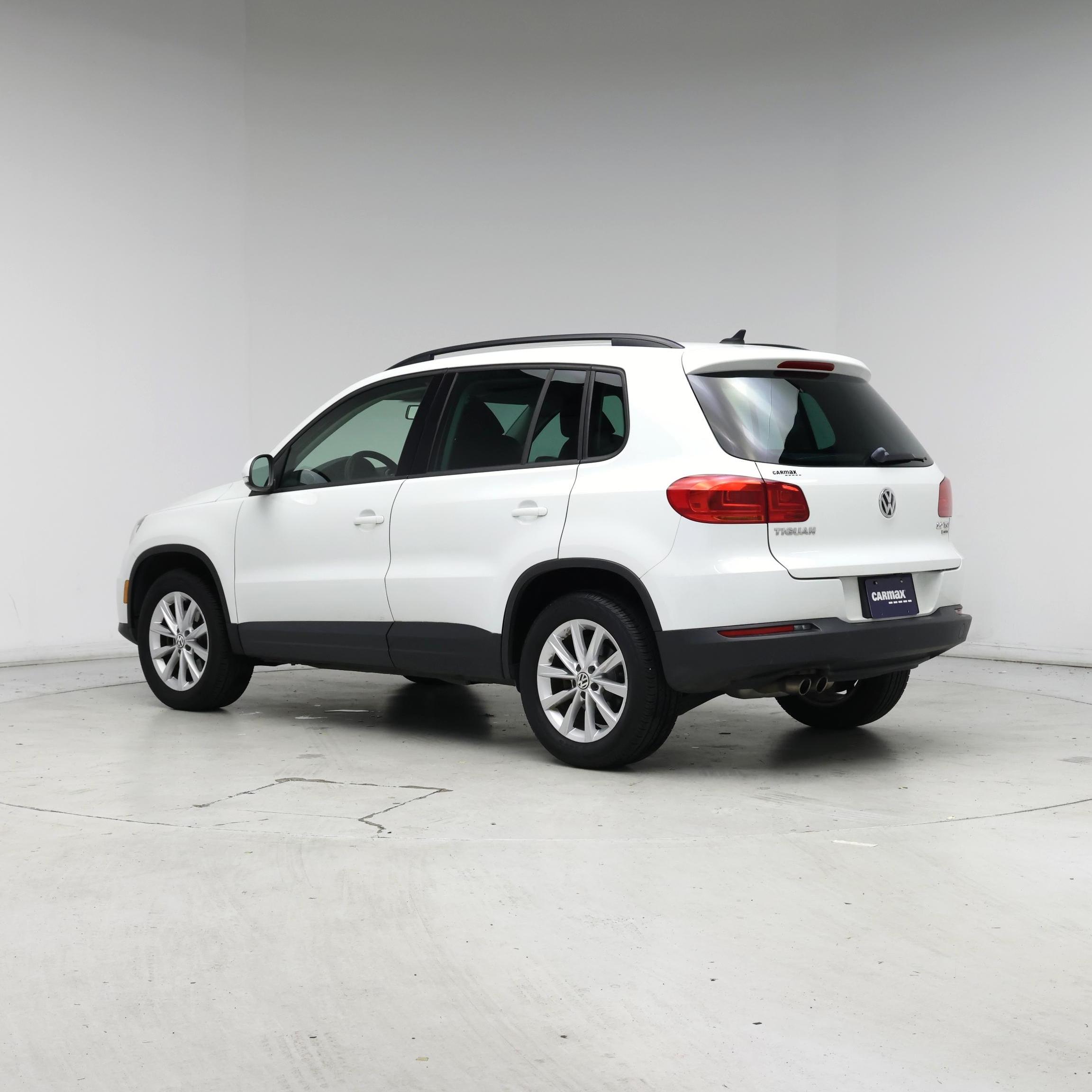 Thumbnail: 2015 Volkswagen Tiguan - 2