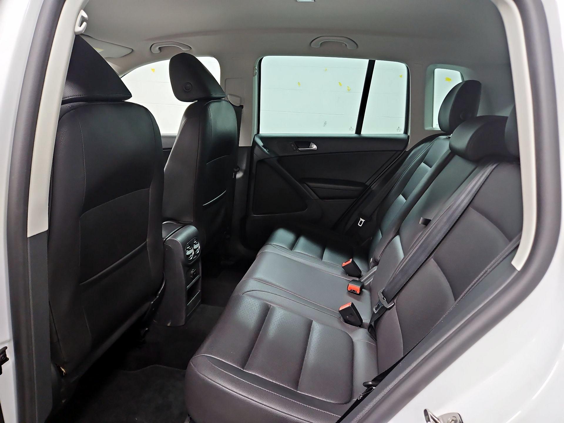 Thumbnail: 2015 Volkswagen Tiguan - 19