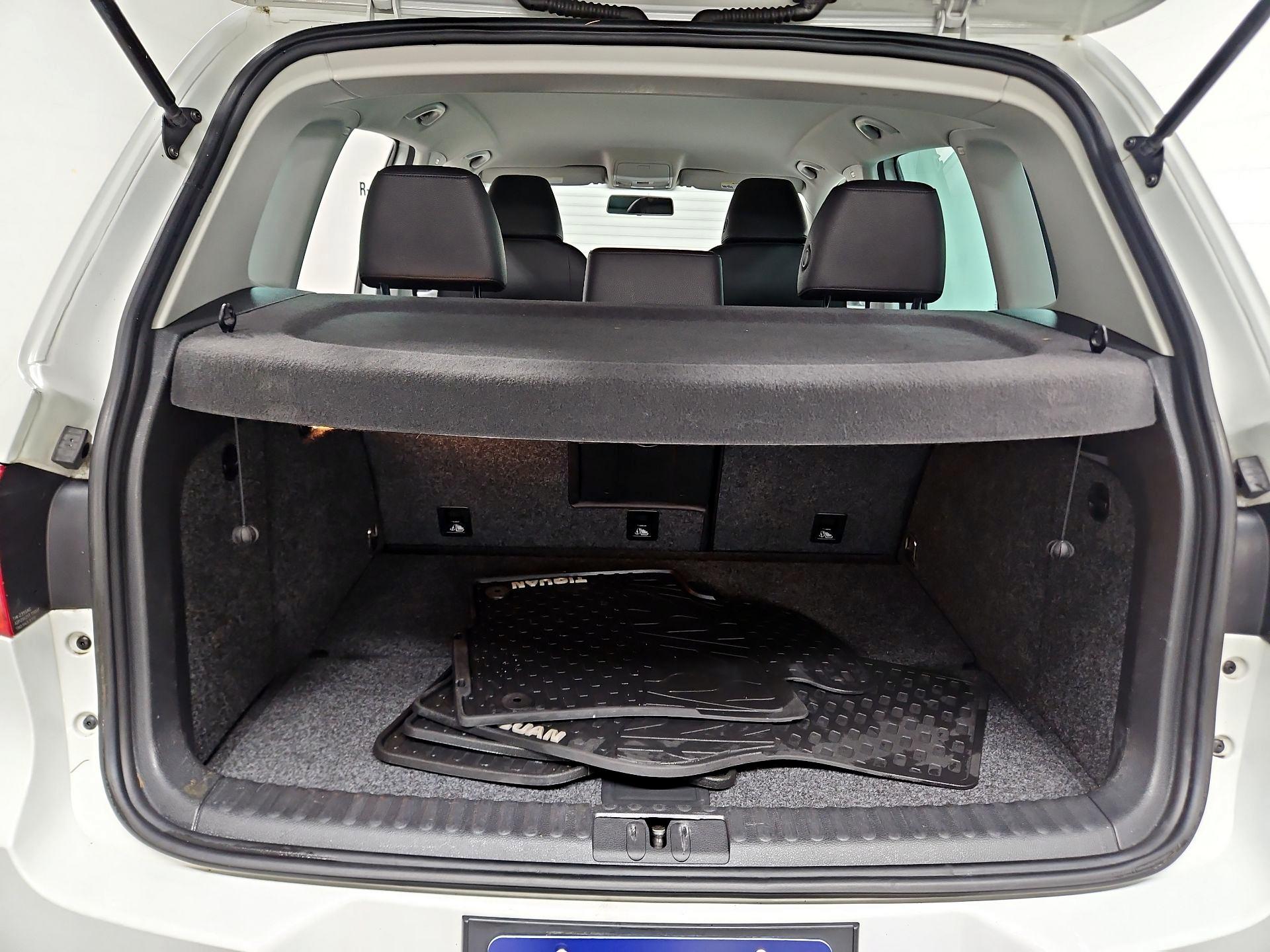 Thumbnail: 2015 Volkswagen Tiguan - 20