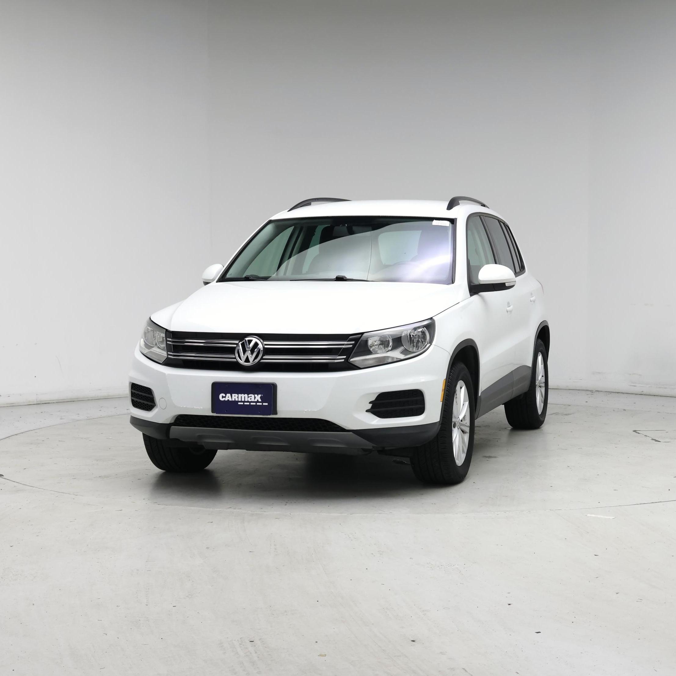 Thumbnail: 2015 Volkswagen Tiguan - 4