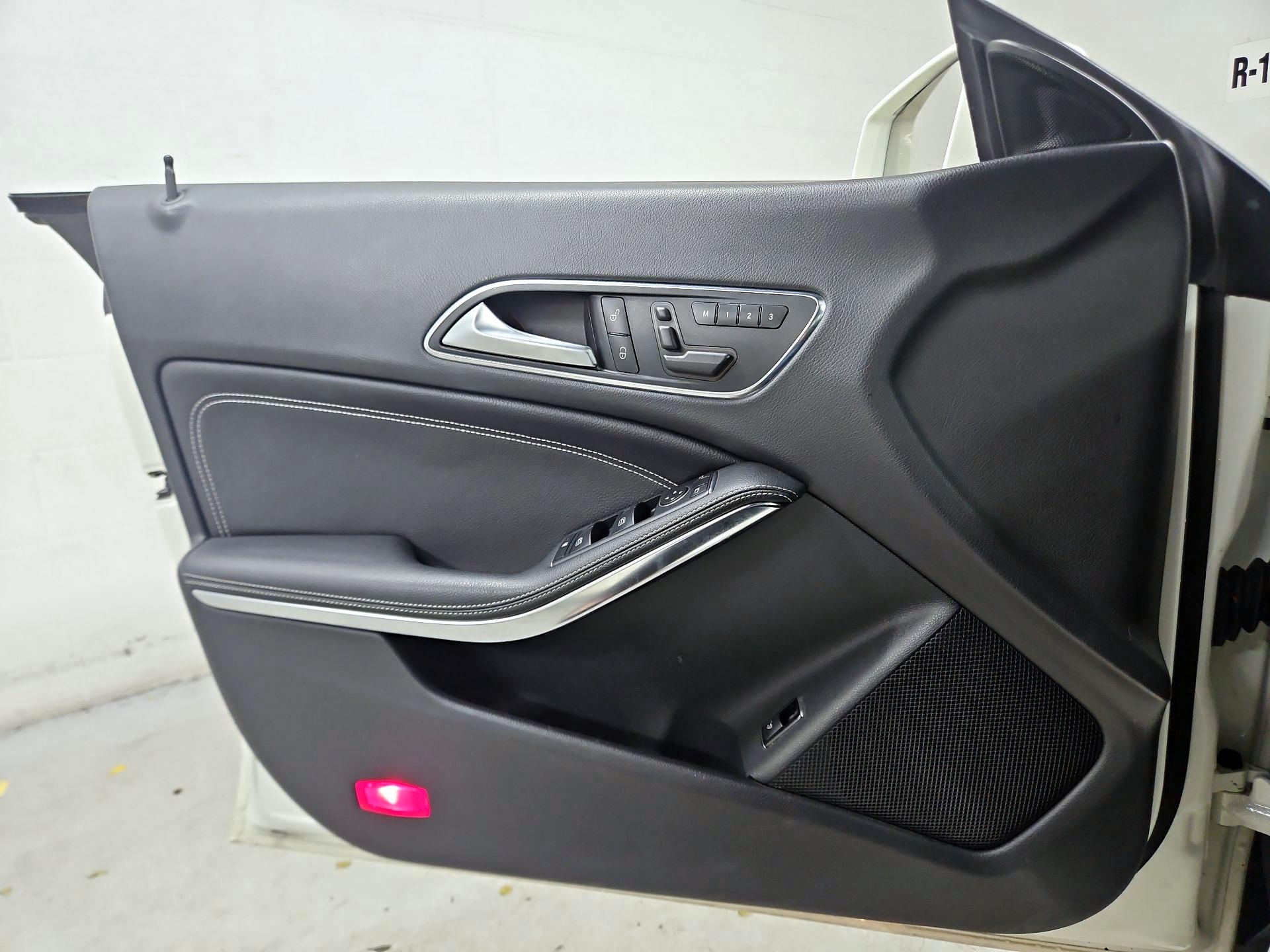 Thumbnail: 2015 Mercedes-Benz CLA - 12