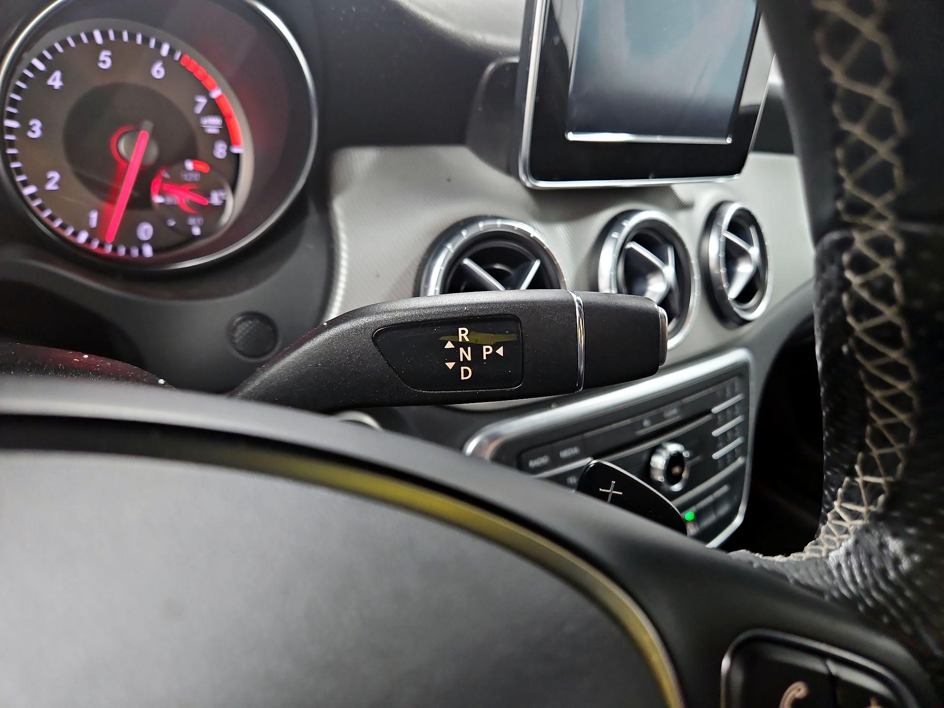 Thumbnail: 2015 Mercedes-Benz CLA - 18