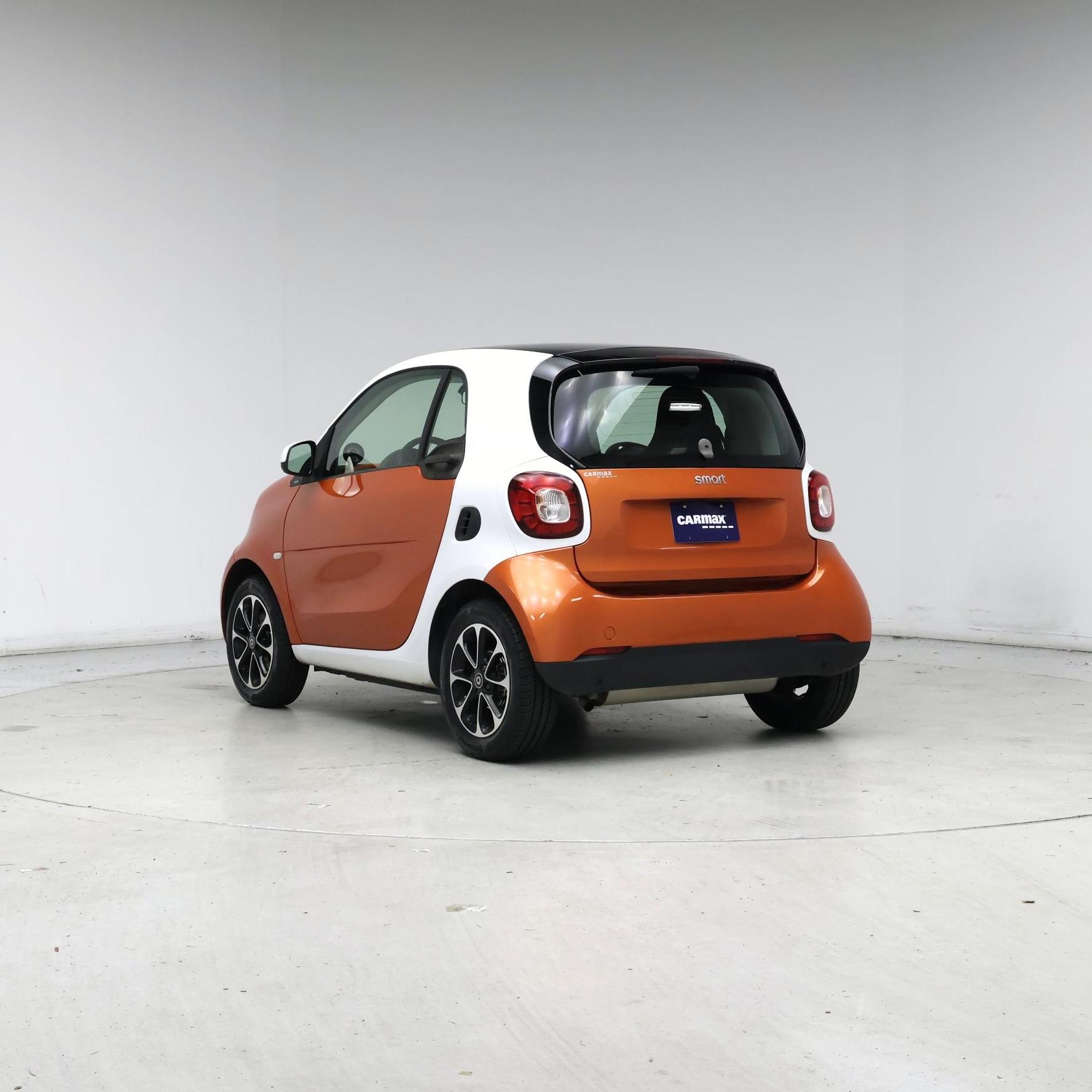 Thumbnail: 2016 smart fortwo - 2