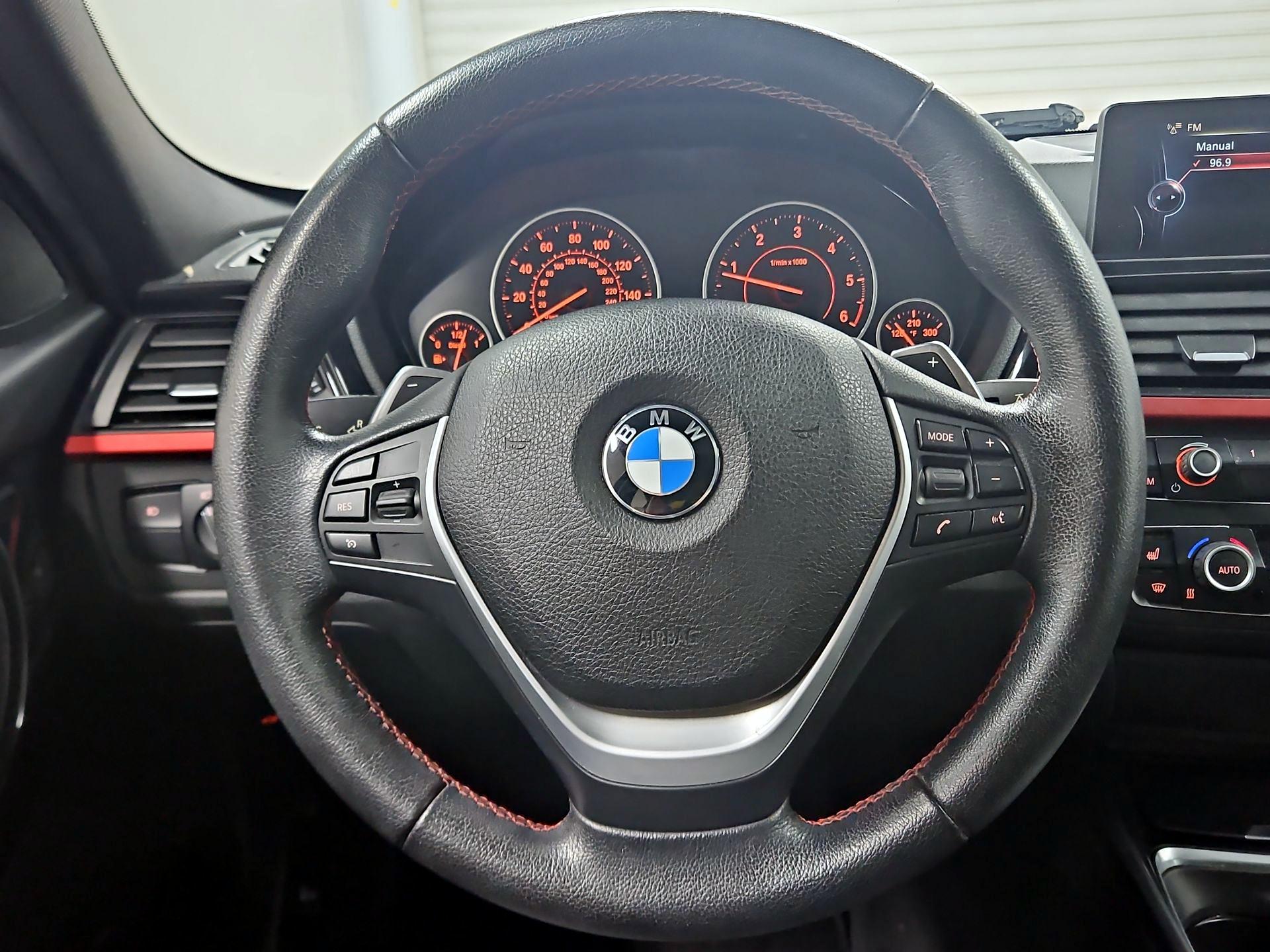 Thumbnail: 2015 BMW 3 Series - 10