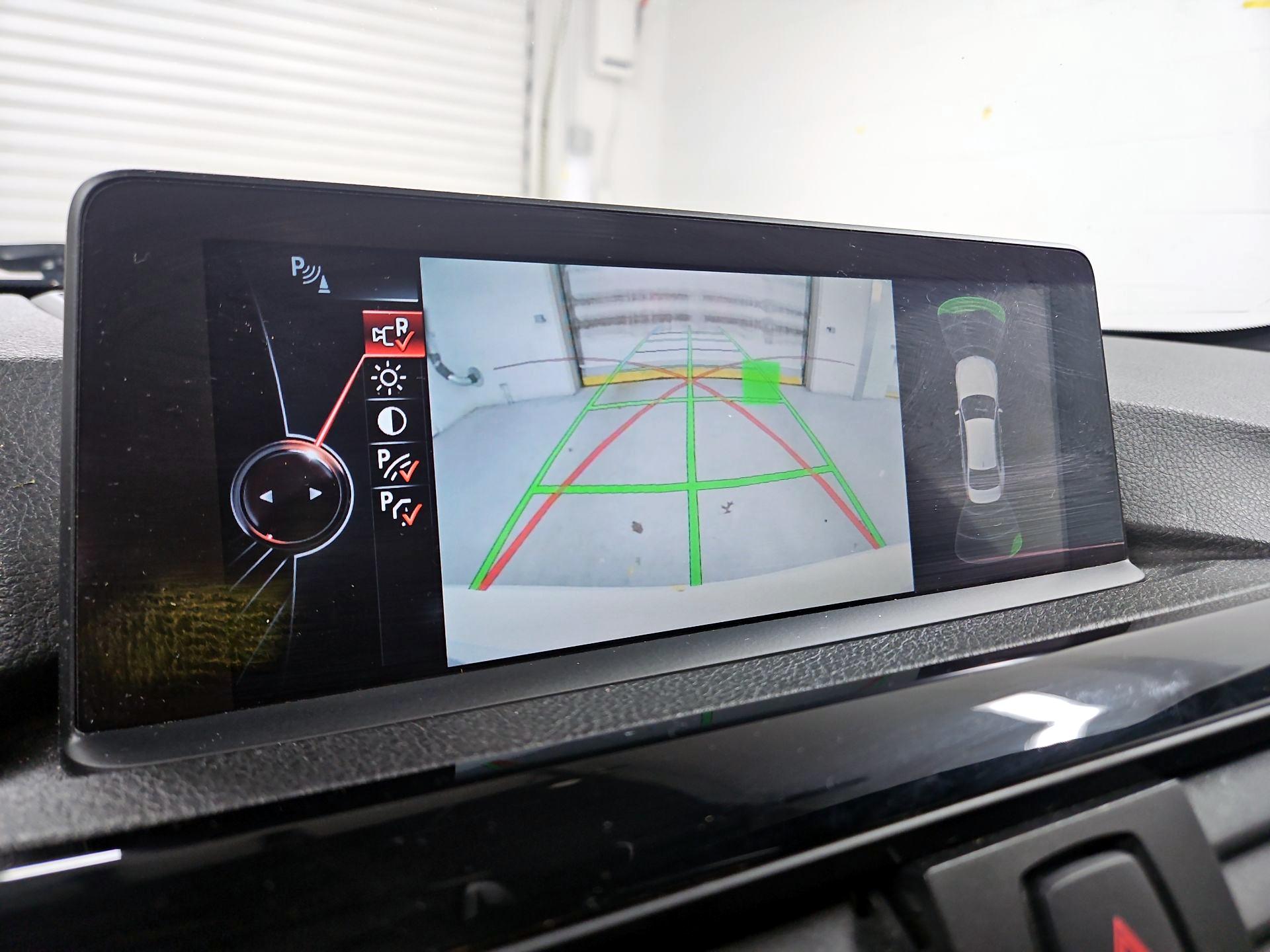 Thumbnail: 2015 BMW 3 Series - 14