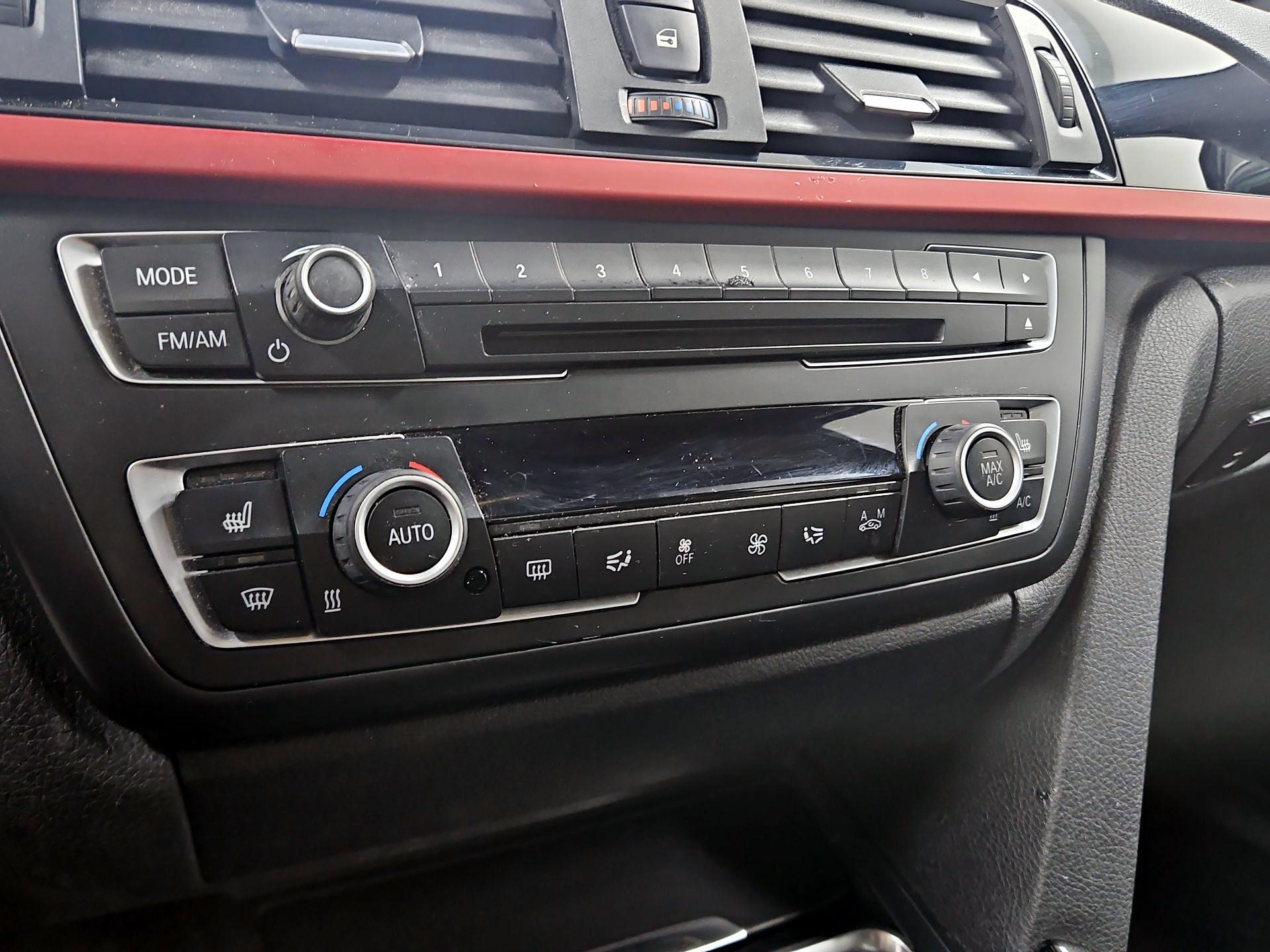 Thumbnail: 2015 BMW 3 Series - 16