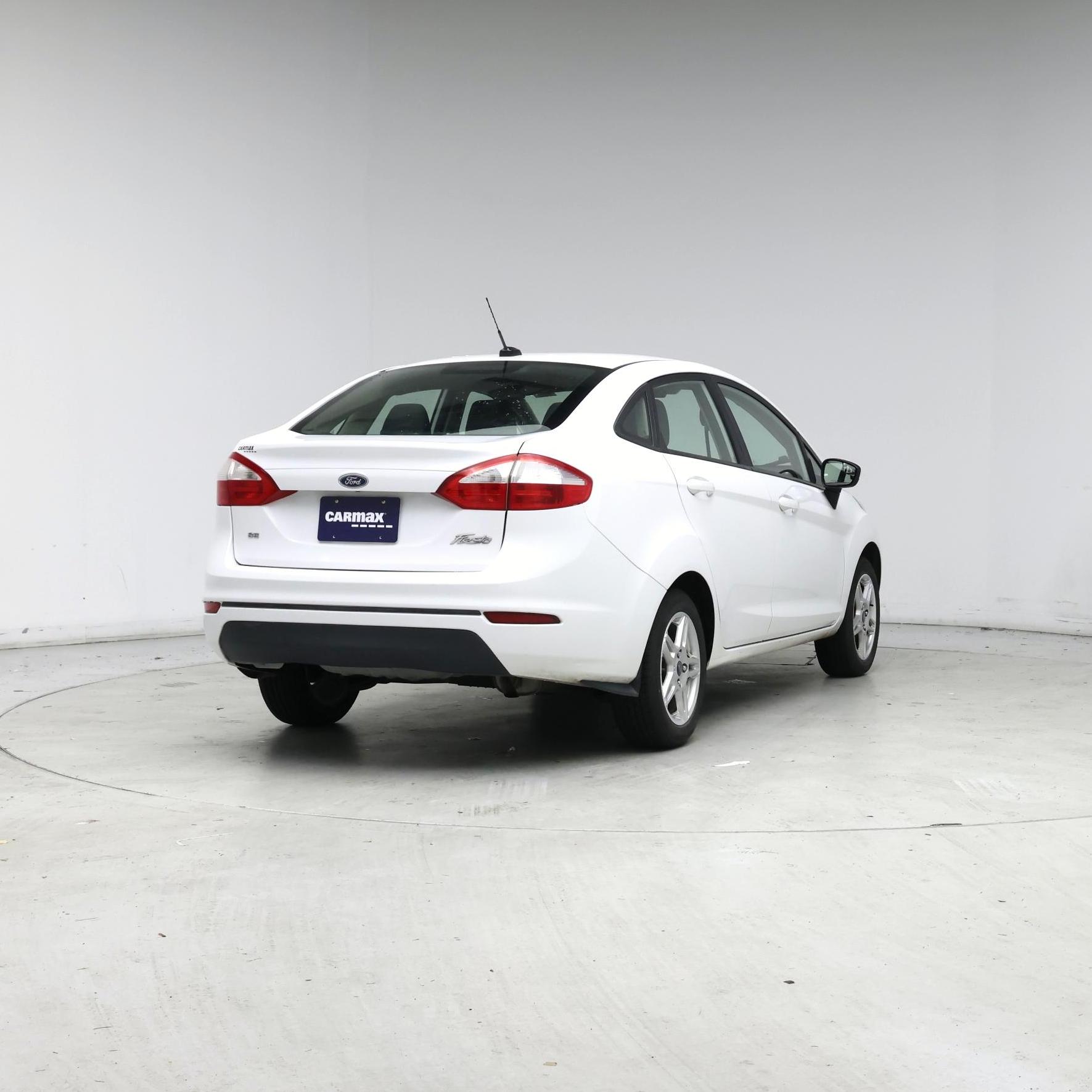 Thumbnail: 2017 Ford Fiesta - 8