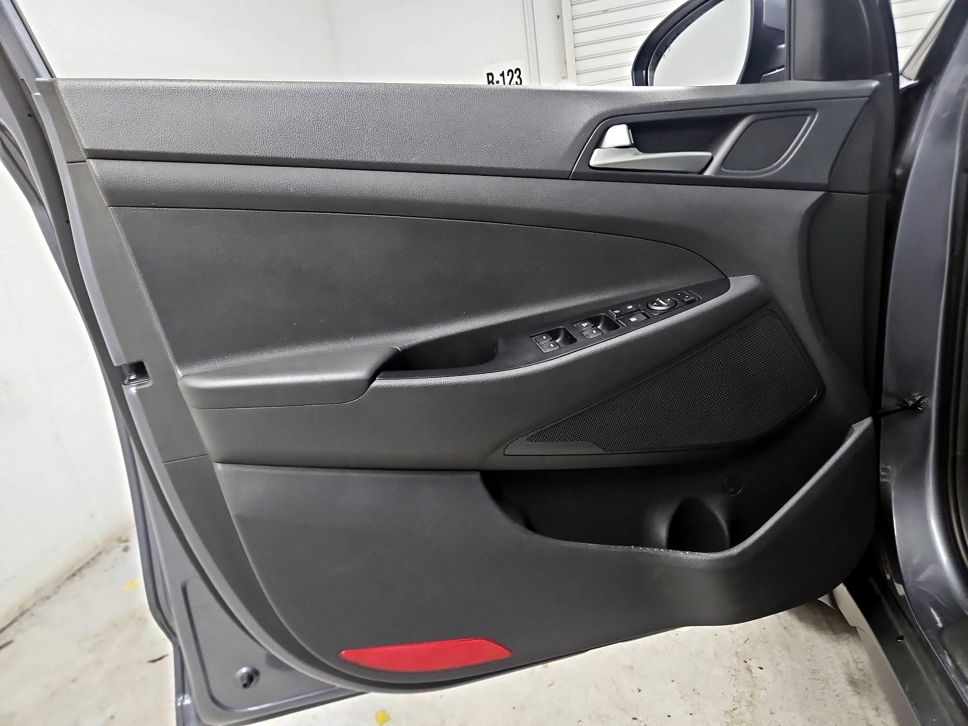 Thumbnail: 2019 Hyundai Tucson - 12