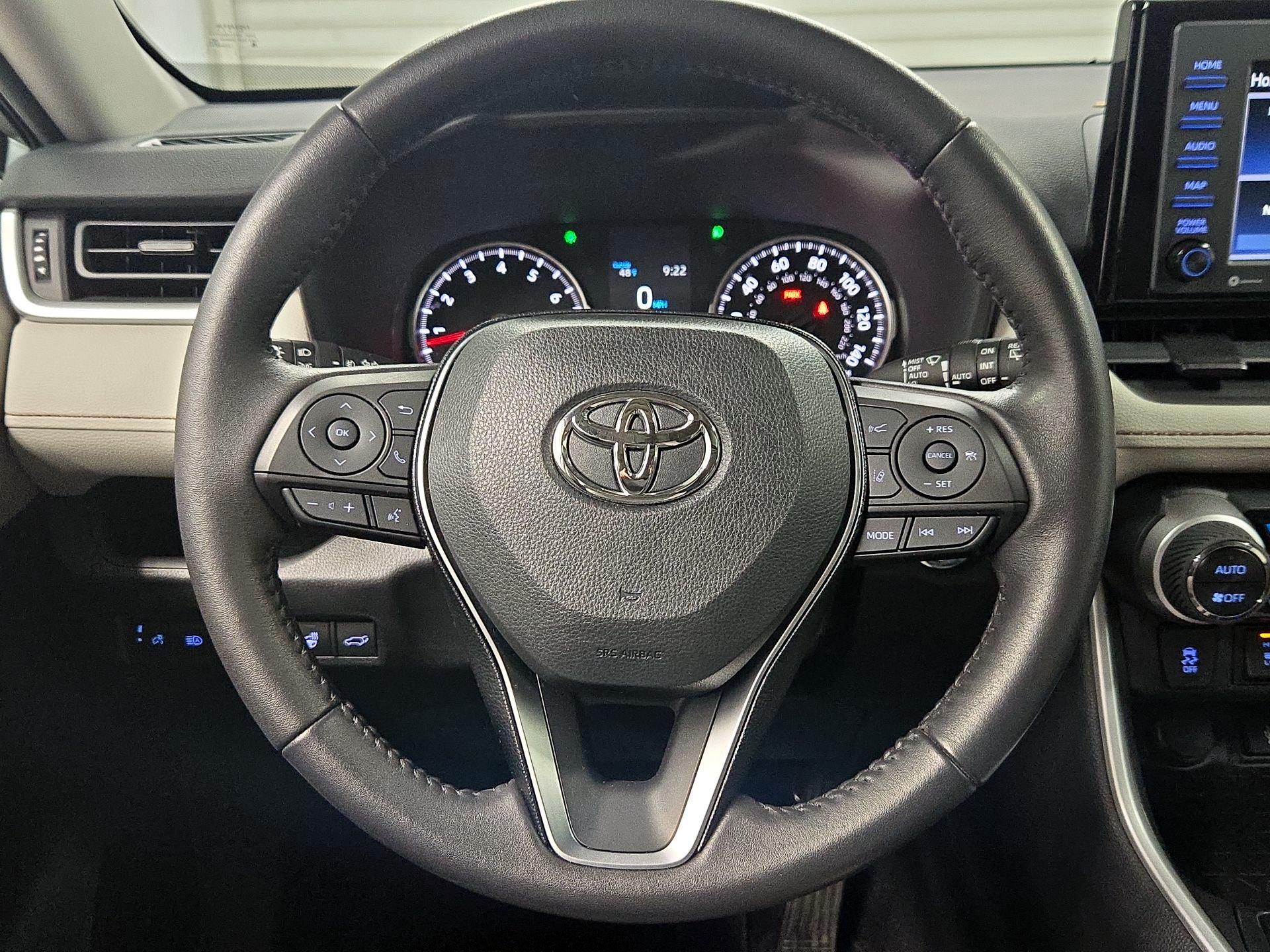 Thumbnail: 2021 Toyota RAV4 - 10