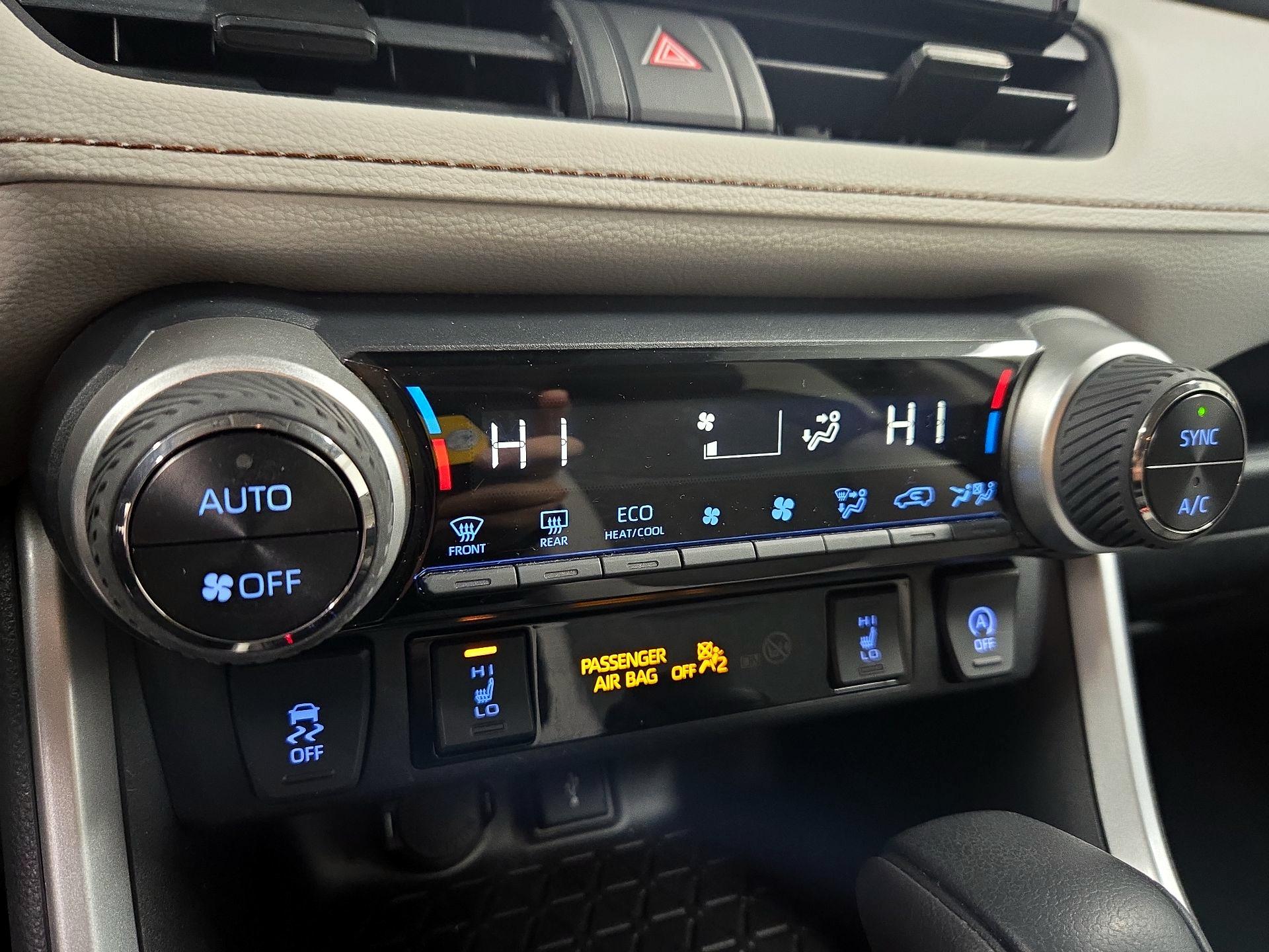 Thumbnail: 2021 Toyota RAV4 - 16