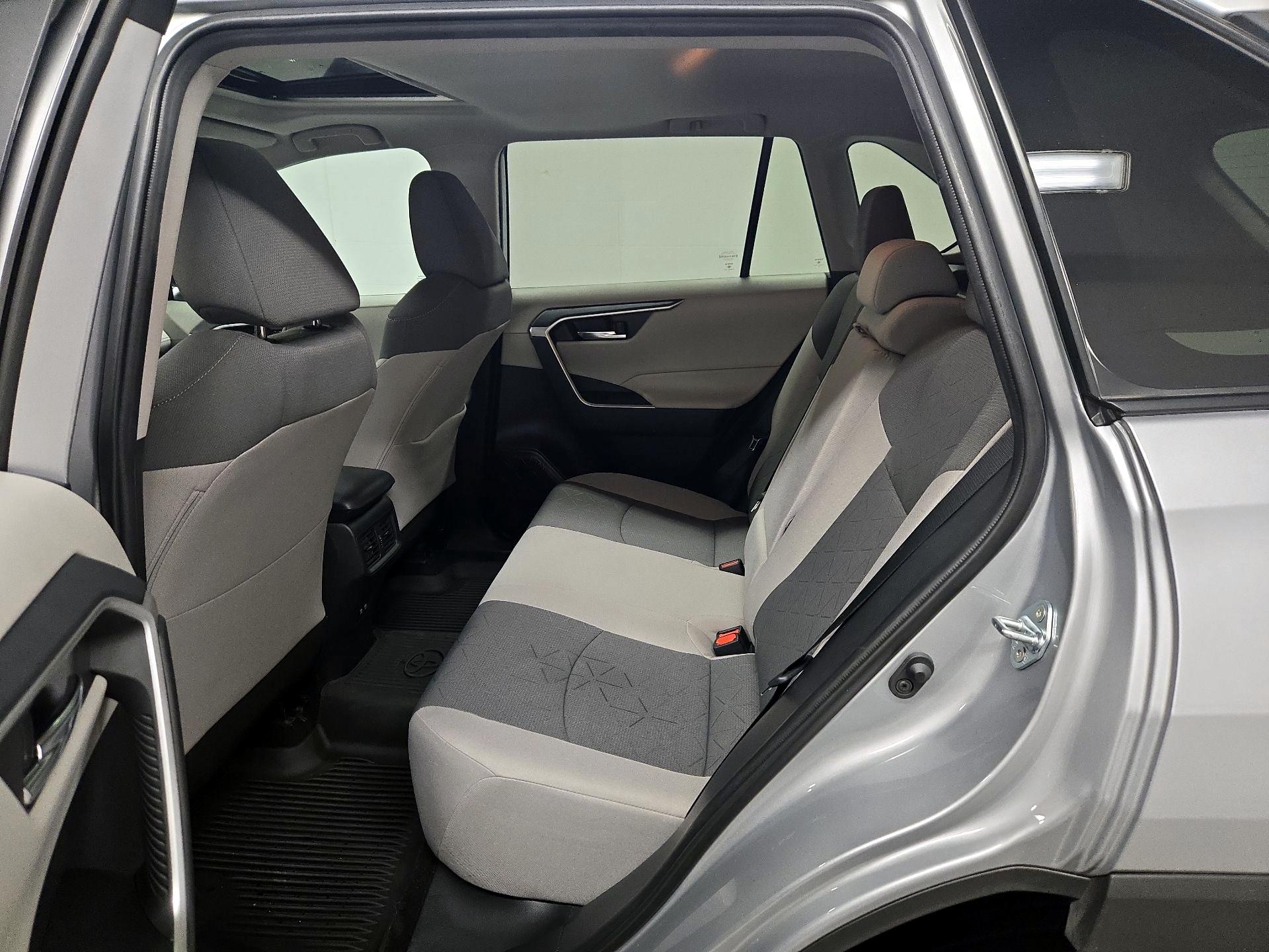 Thumbnail: 2021 Toyota RAV4 - 20