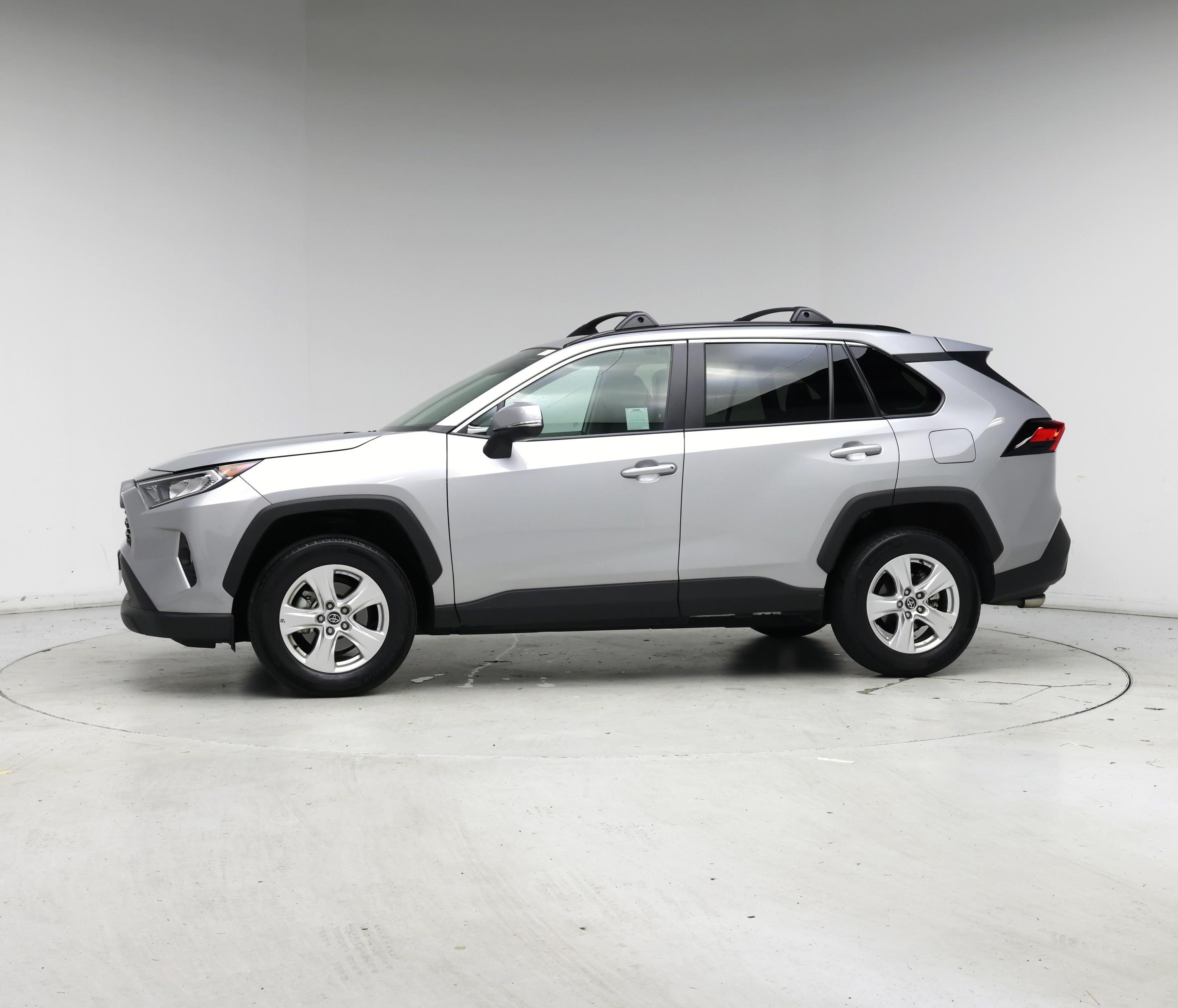 Thumbnail: 2021 Toyota RAV4 - 3