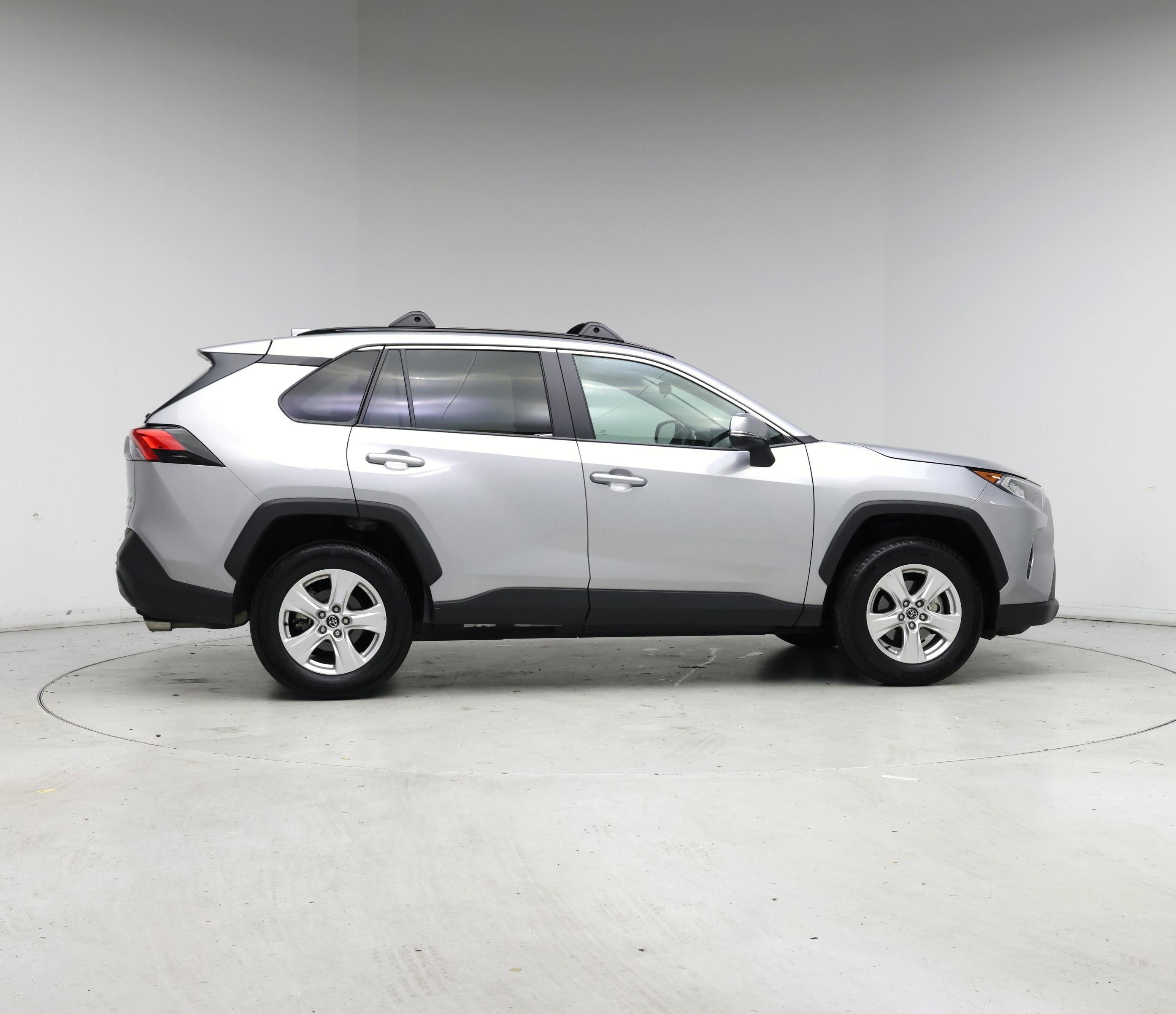 Thumbnail: 2021 Toyota RAV4 - 7