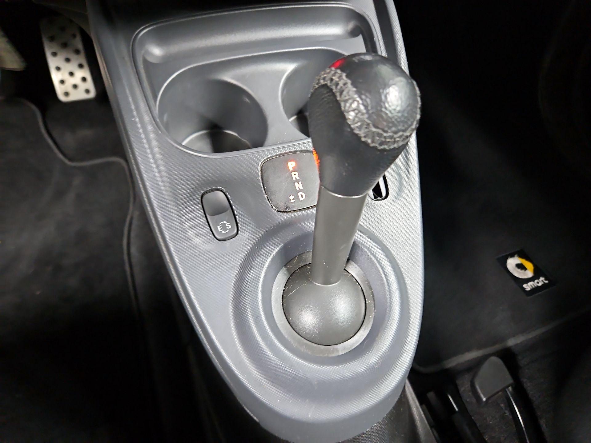 Thumbnail: 2016 smart fortwo - 16