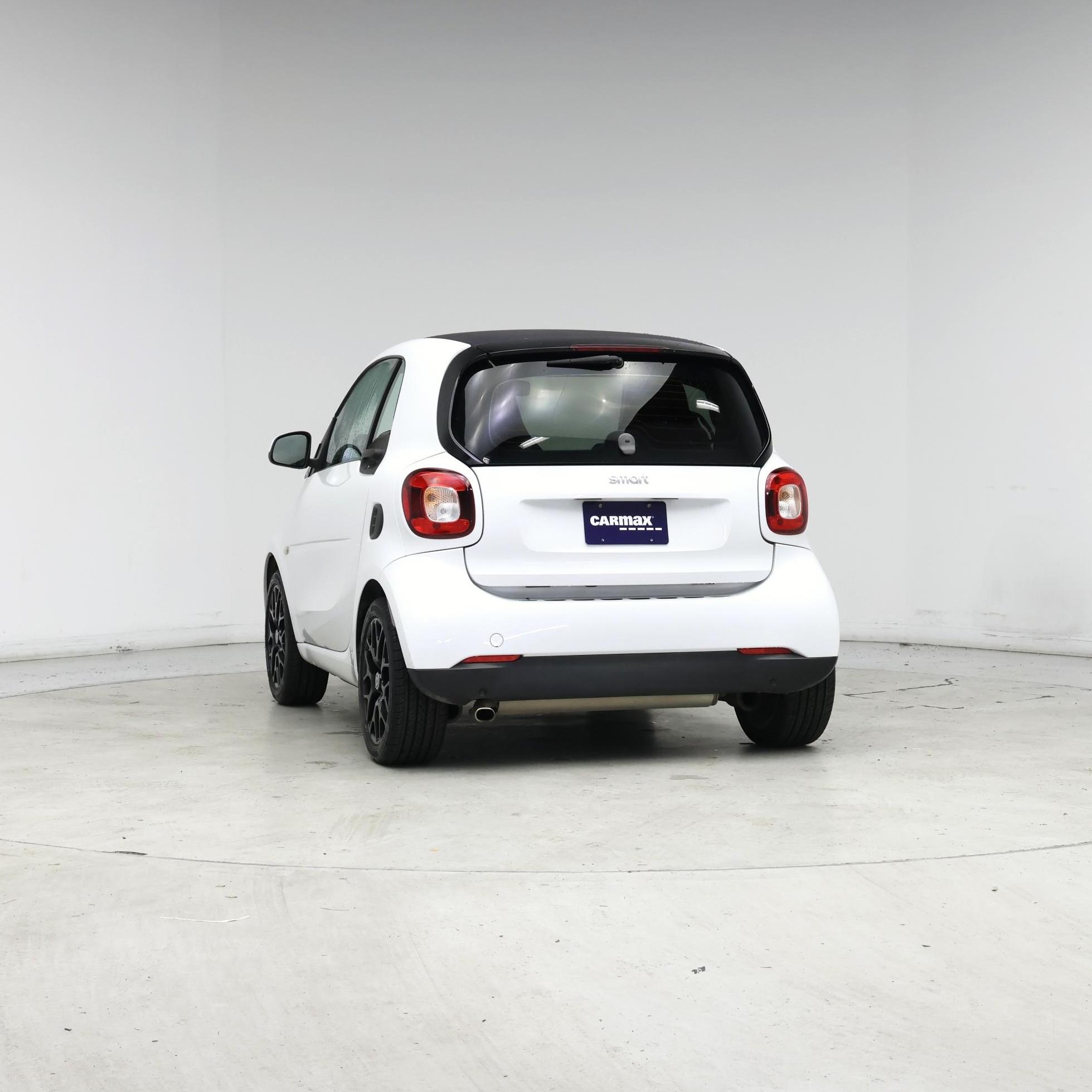 Thumbnail: 2016 smart fortwo - 6