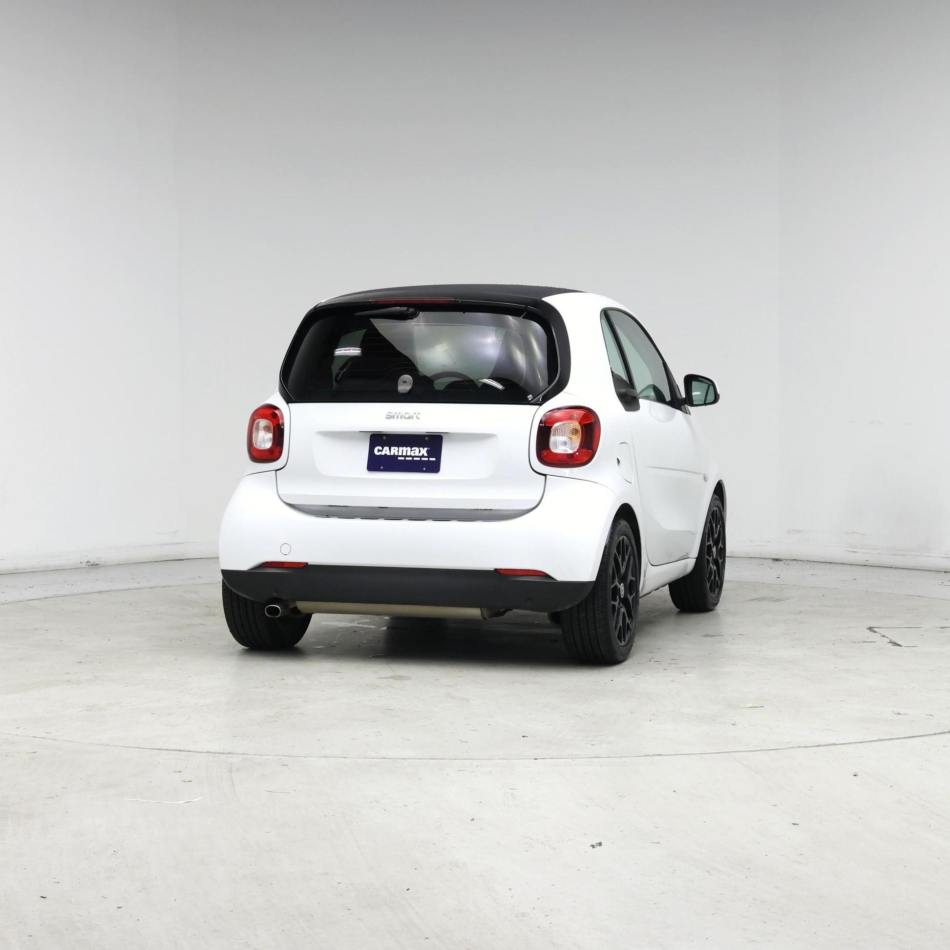 Thumbnail: 2016 smart fortwo - 8