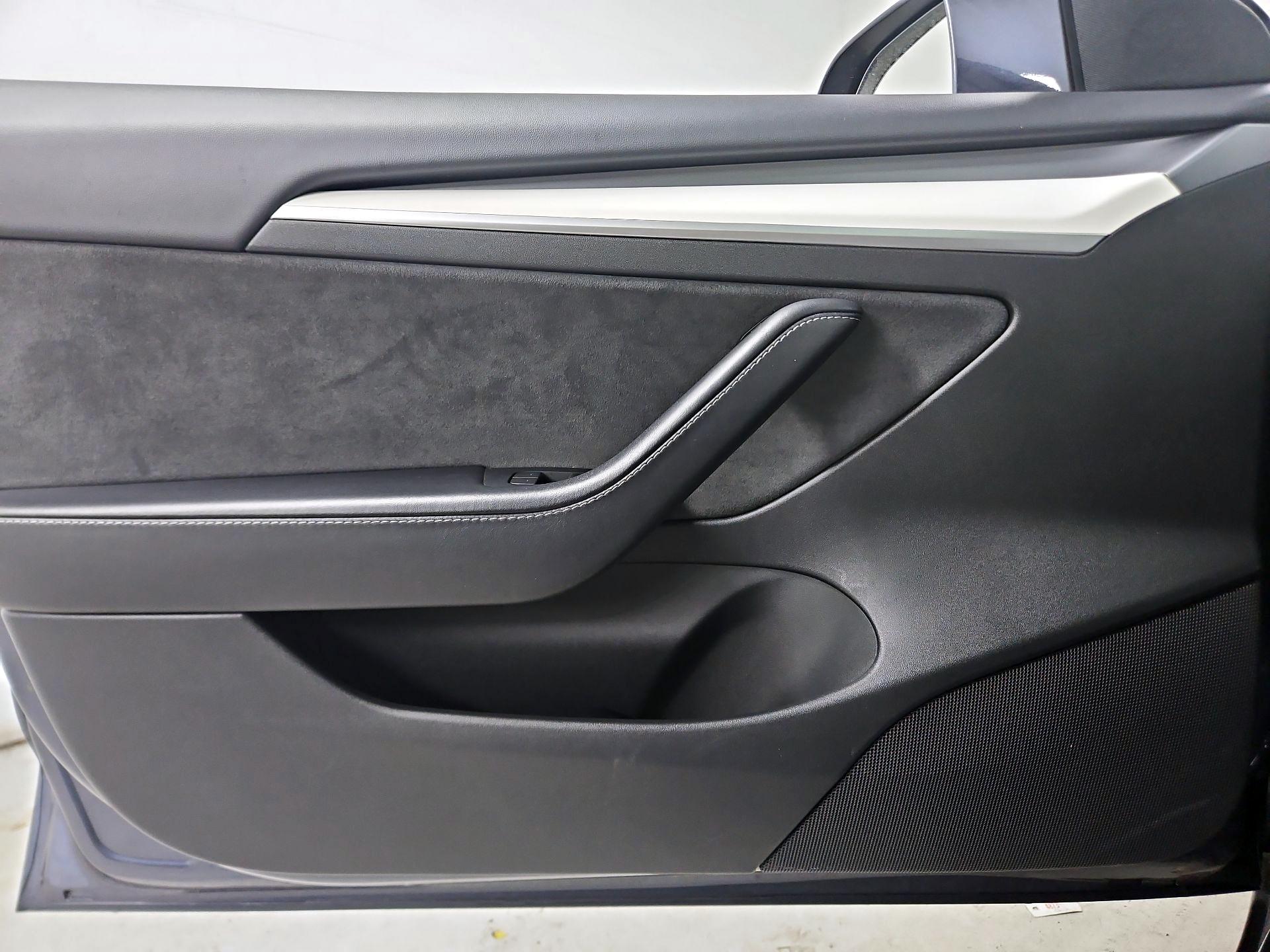 Thumbnail: 2023 Tesla Model 3 - 12