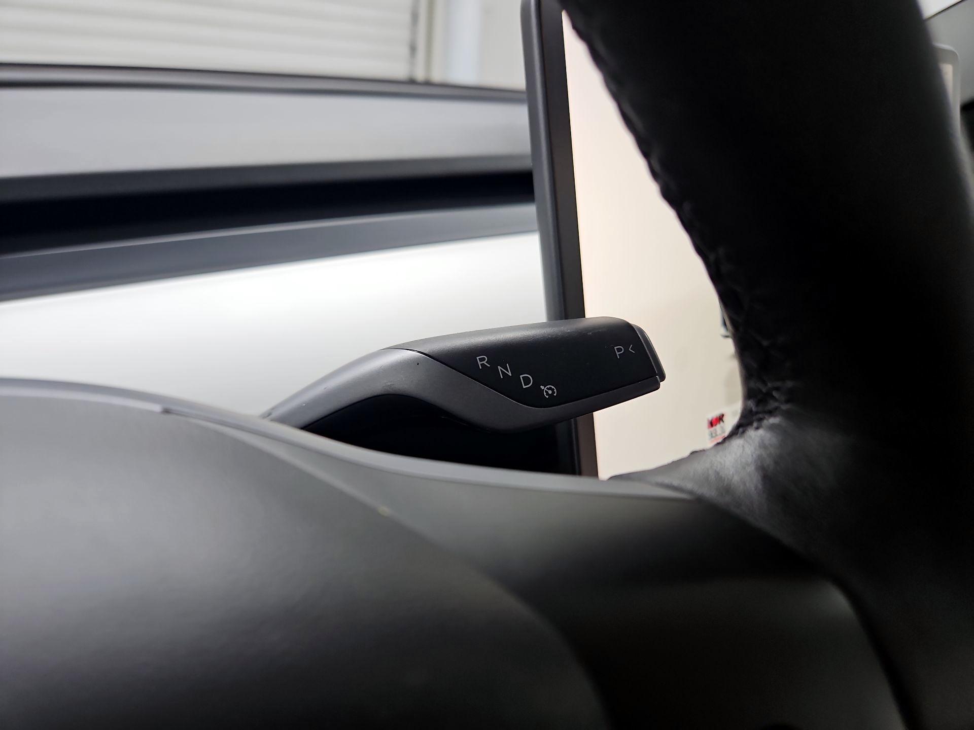 Thumbnail: 2023 Tesla Model 3 - 17