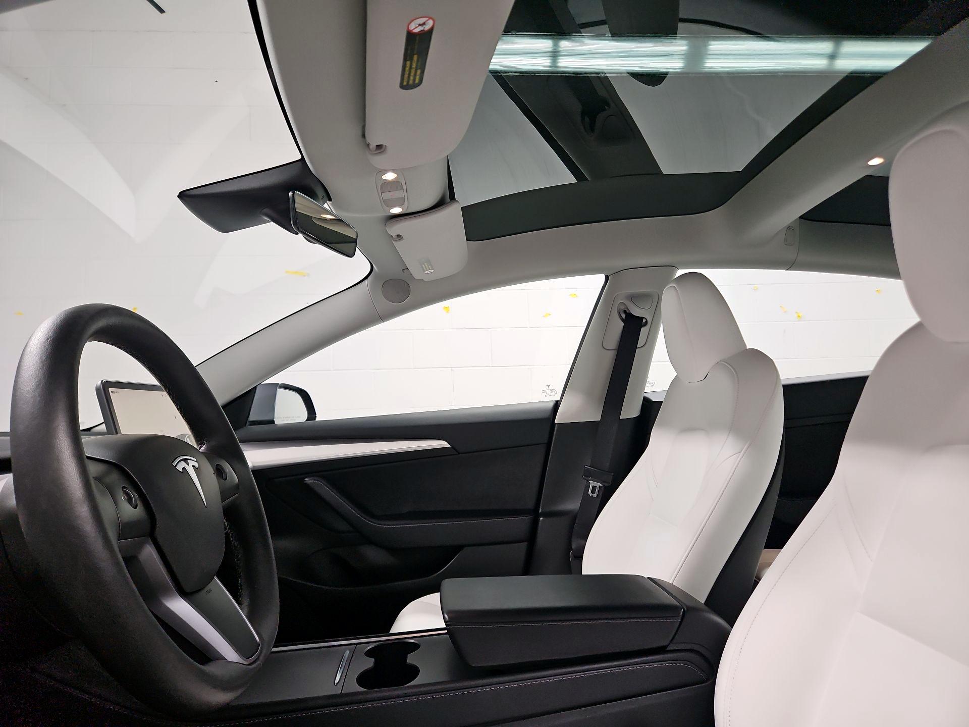 Thumbnail: 2023 Tesla Model 3 - 19