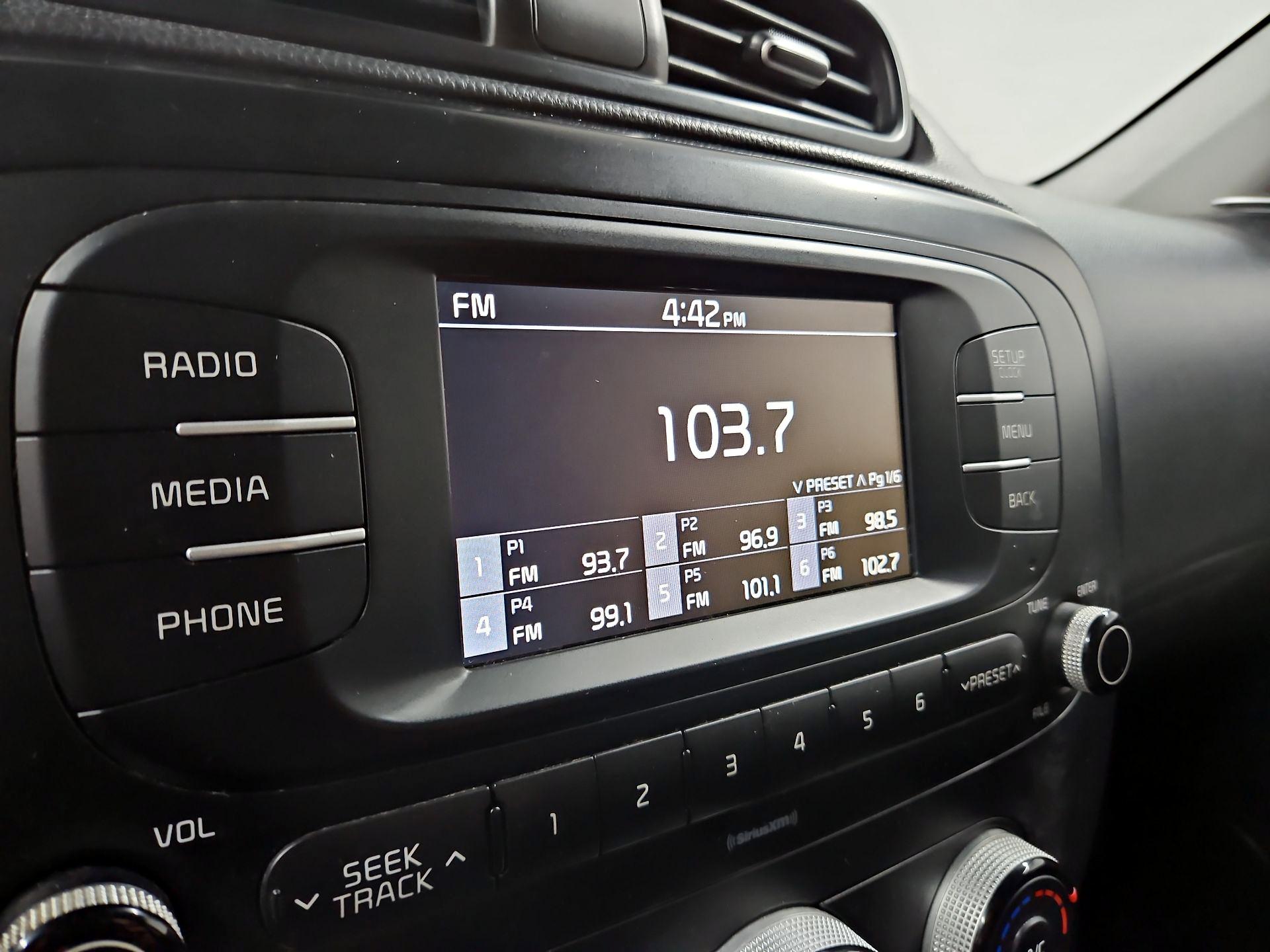 Thumbnail: 2017 Kia Soul - 14