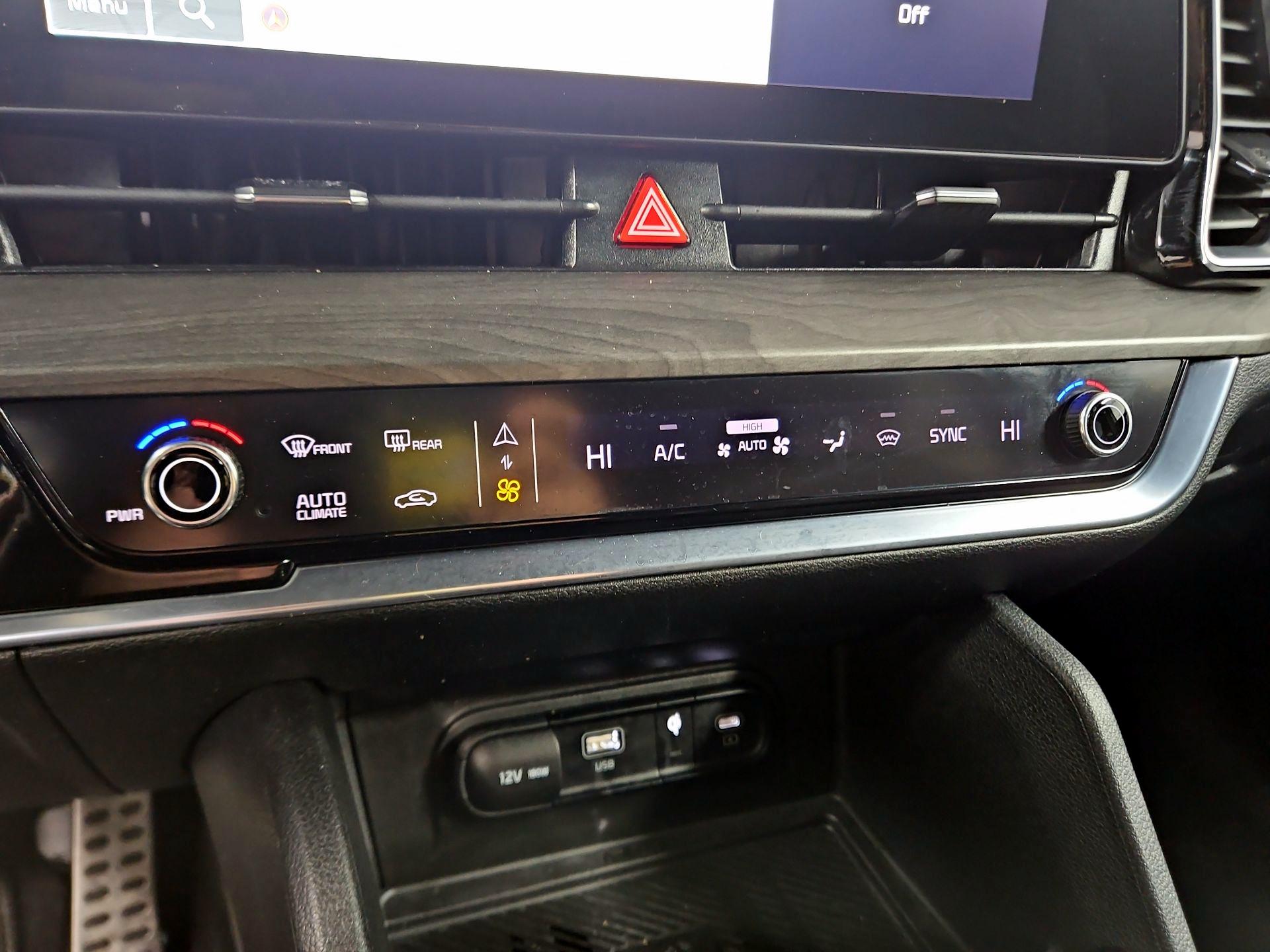 Thumbnail: 2023 Kia Sportage - 17