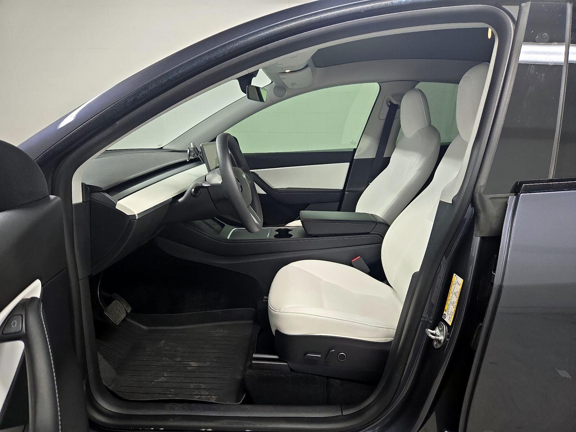 Thumbnail: 2022 Tesla Model Y - 11