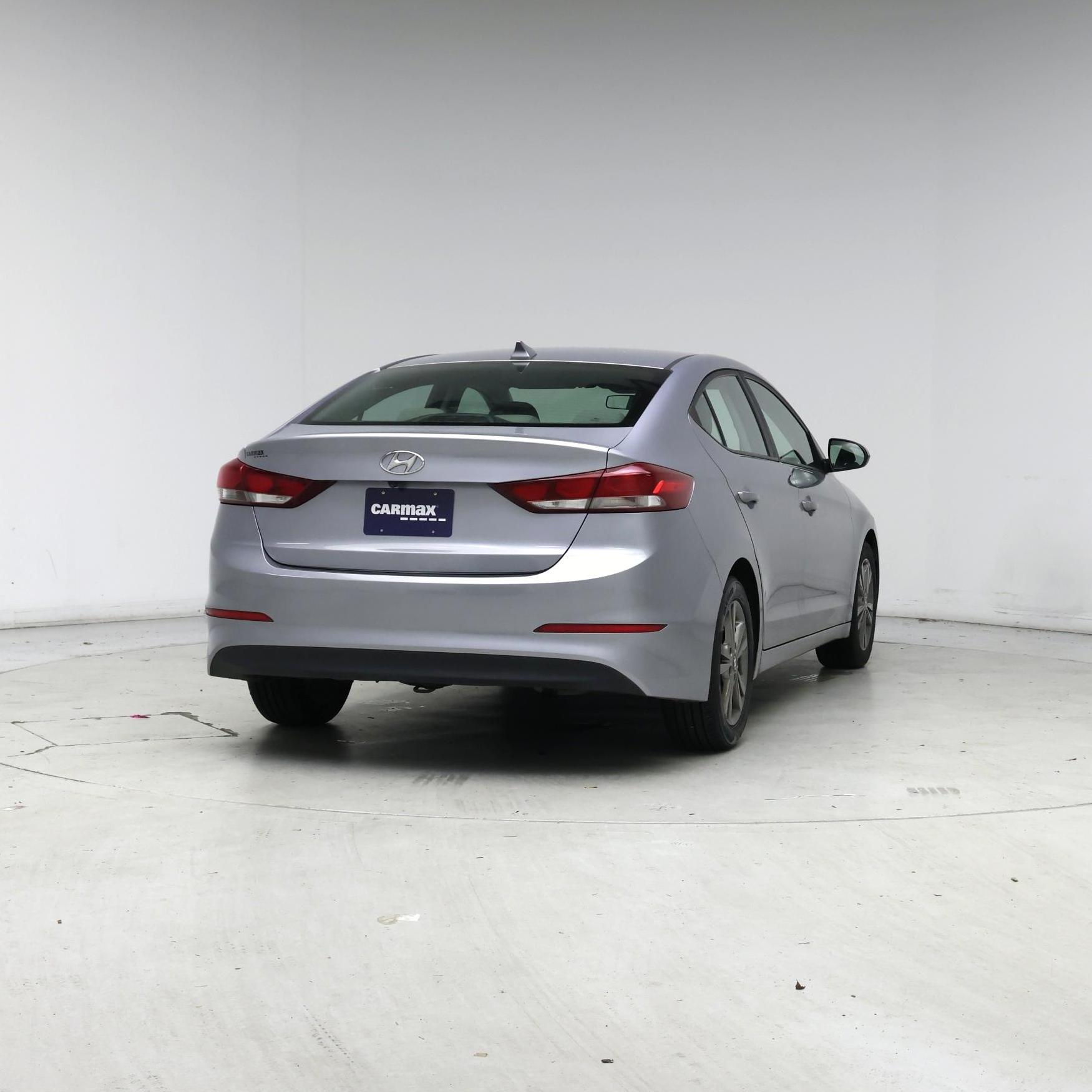 Thumbnail: 2017 Hyundai Elantra - 8