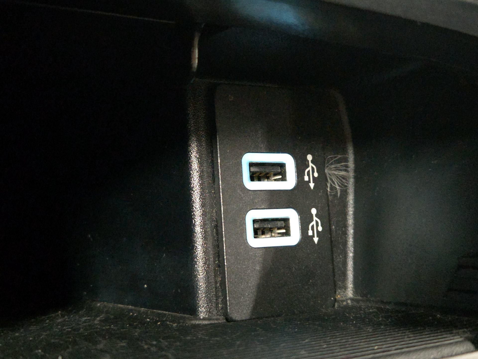 Thumbnail: 2018 Ford Edge - 18