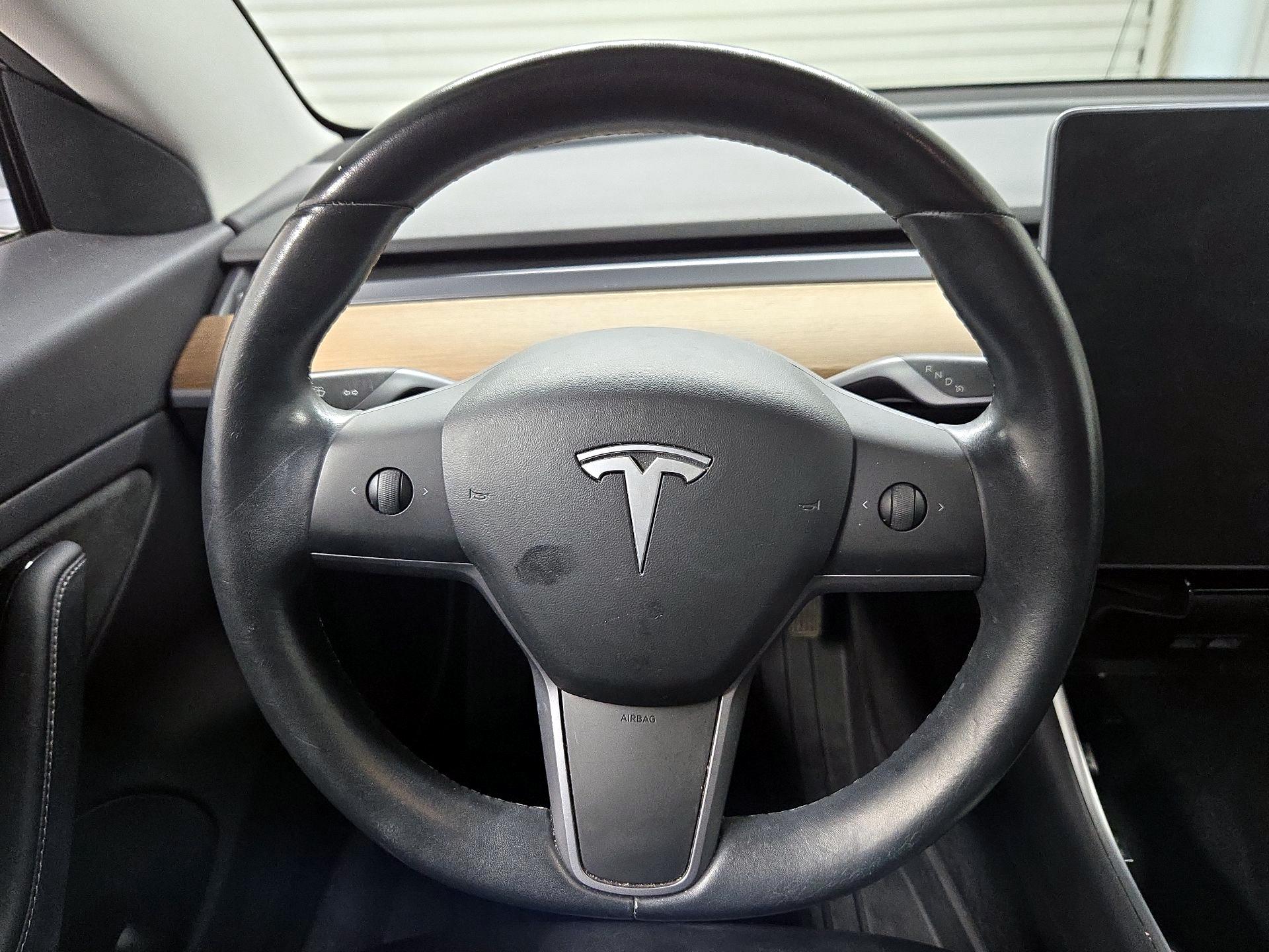 Thumbnail: 2019 Tesla Model 3 - 10