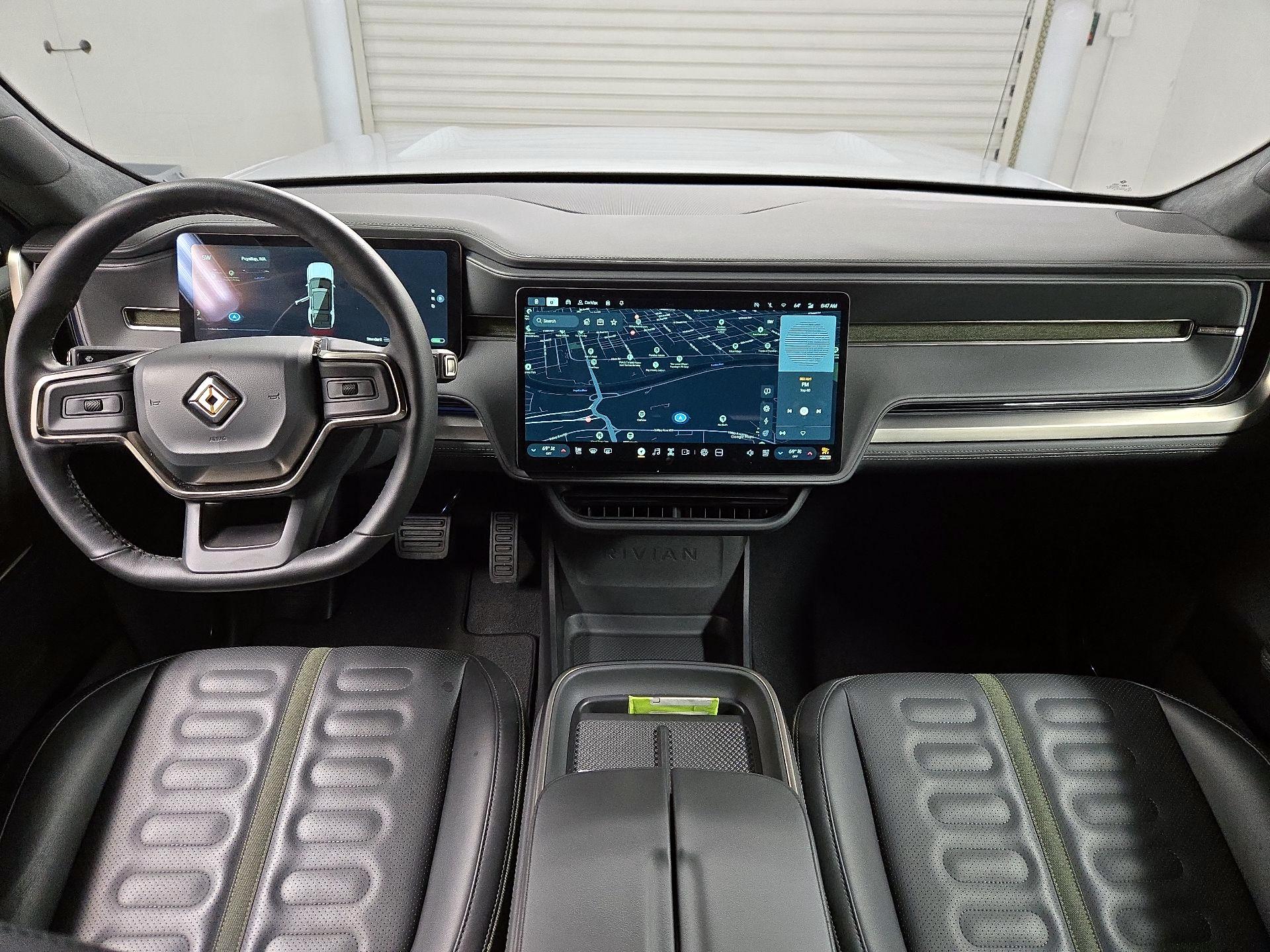 Thumbnail: 2025 Rivian R1S - 9
