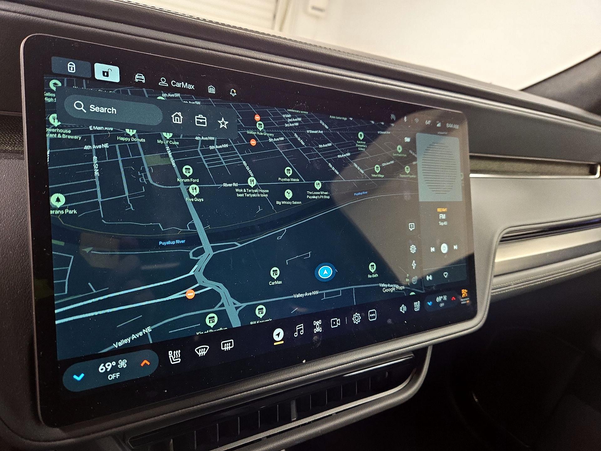 Thumbnail: 2025 Rivian R1S - 13