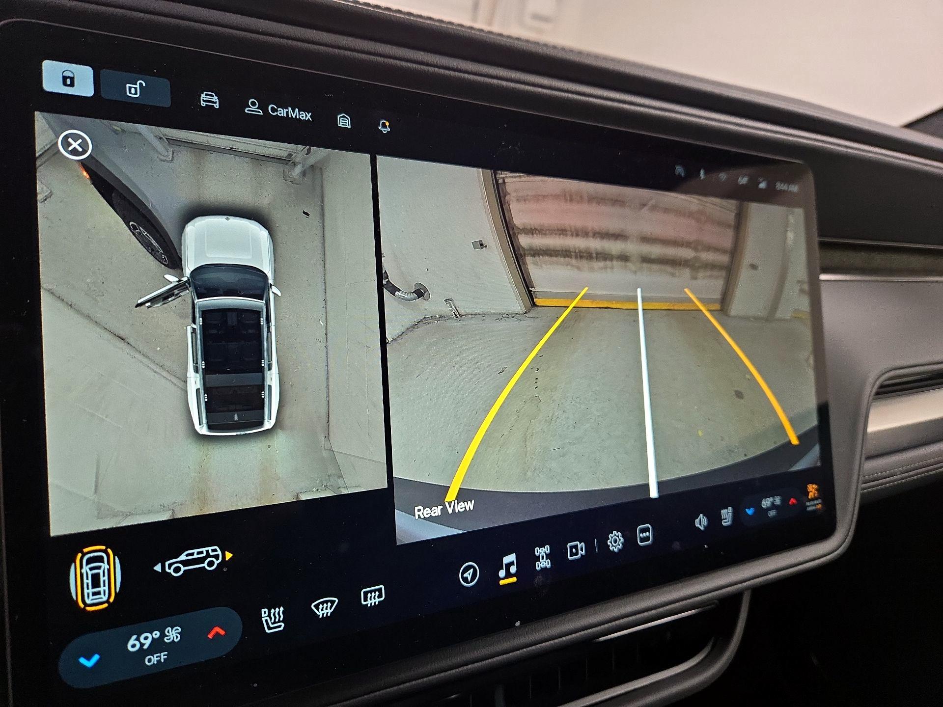 Thumbnail: 2025 Rivian R1S - 14