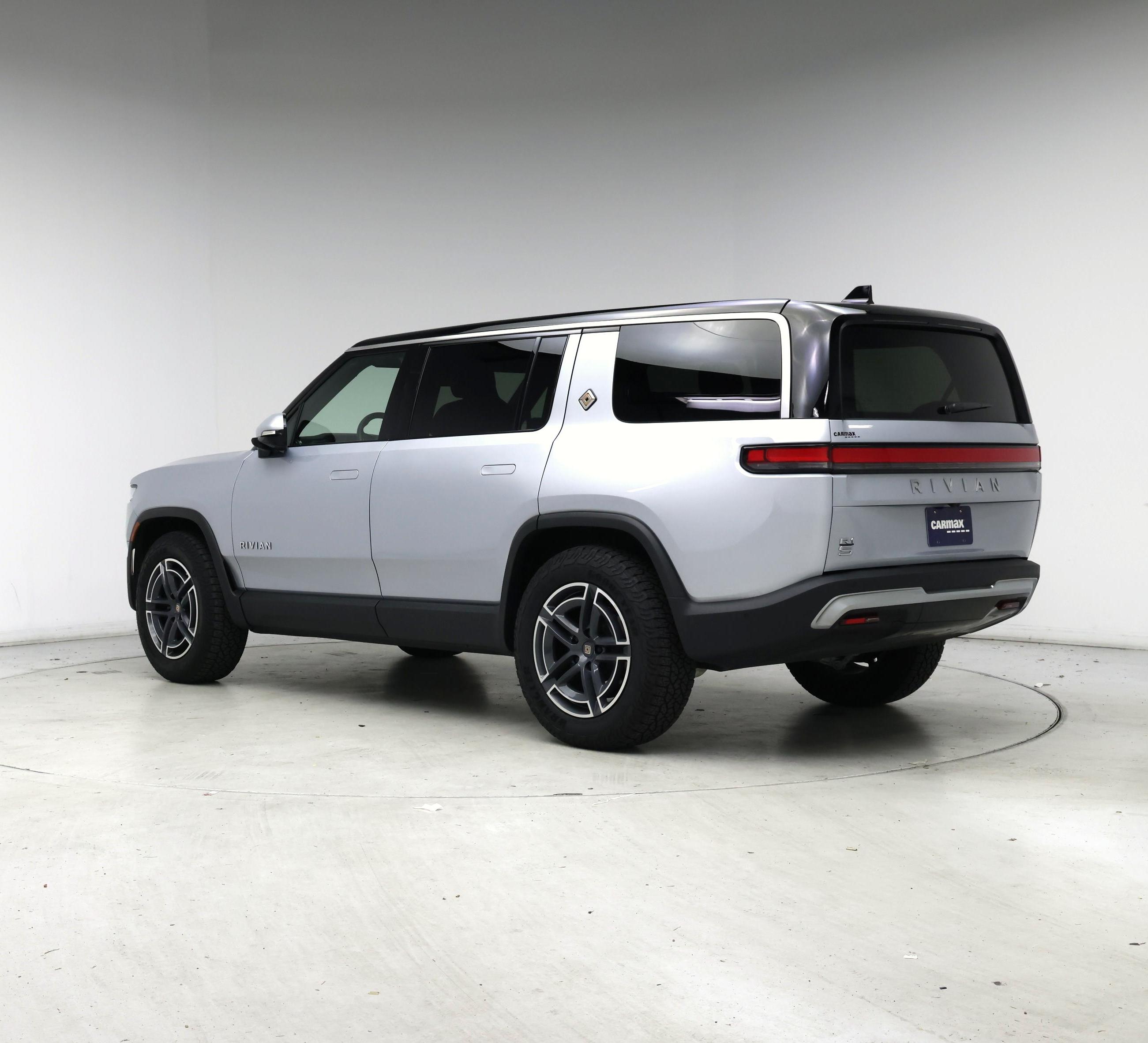 Thumbnail: 2025 Rivian R1S - 2