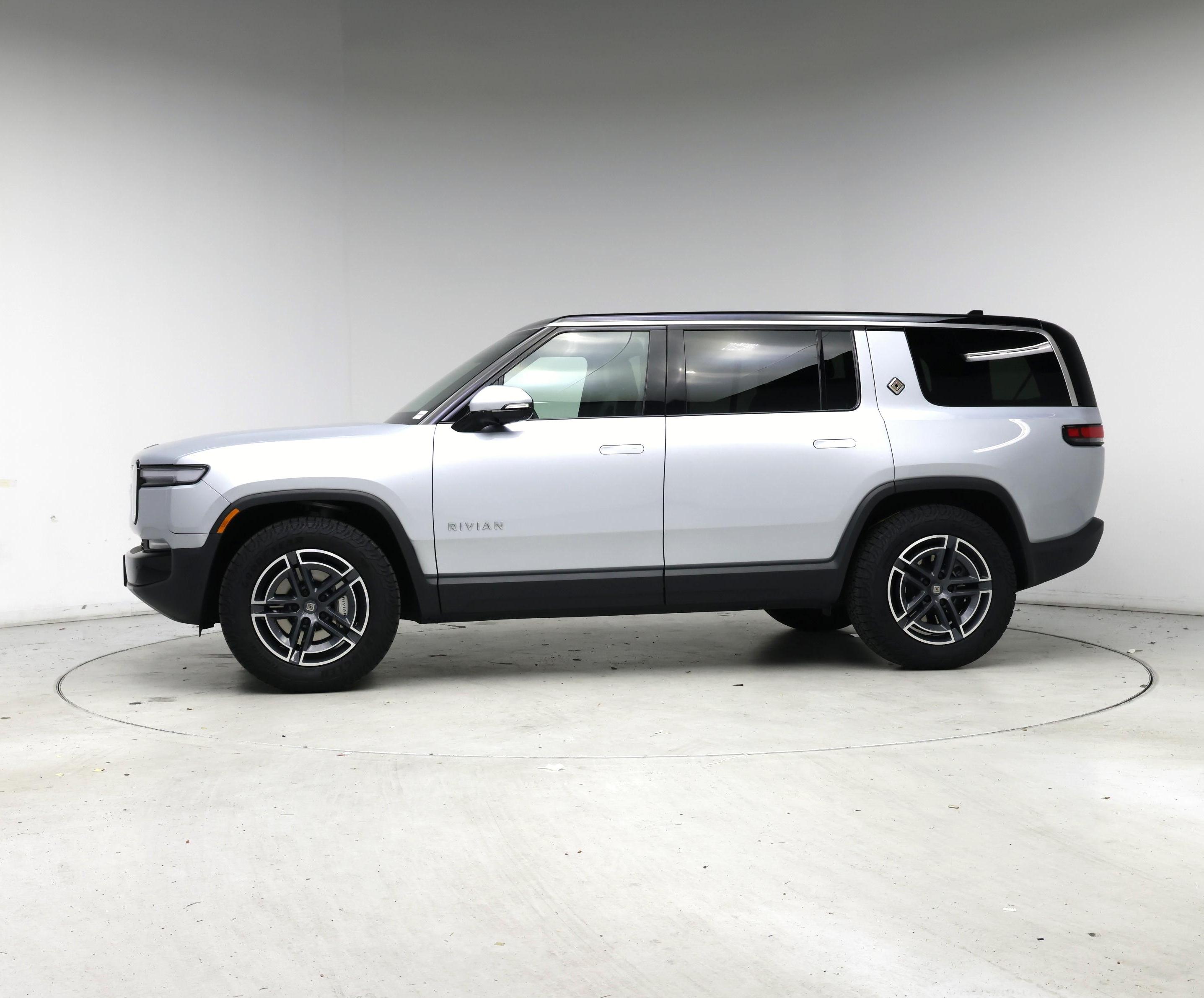 Thumbnail: 2025 Rivian R1S - 3