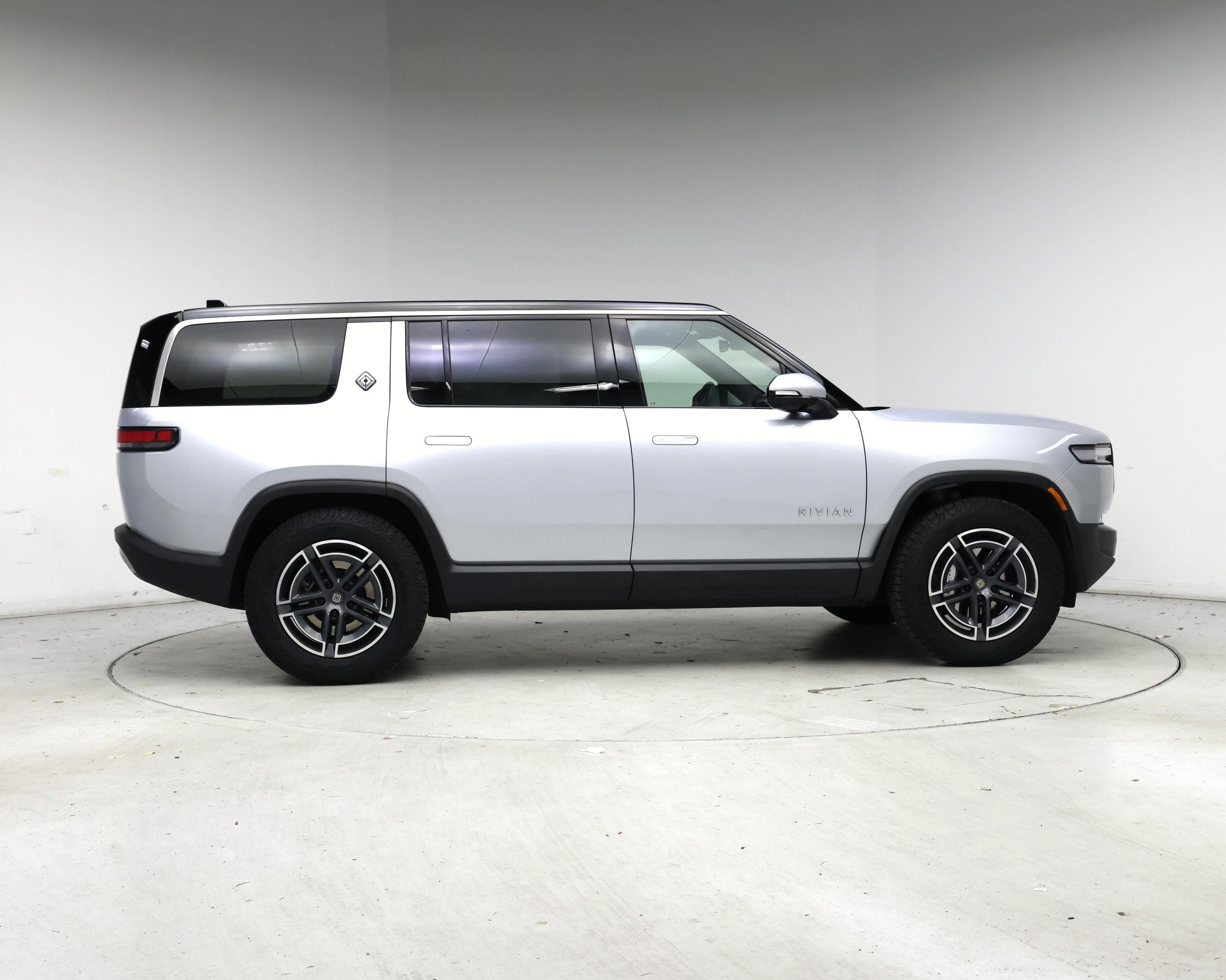 Thumbnail: 2025 Rivian R1S - 7