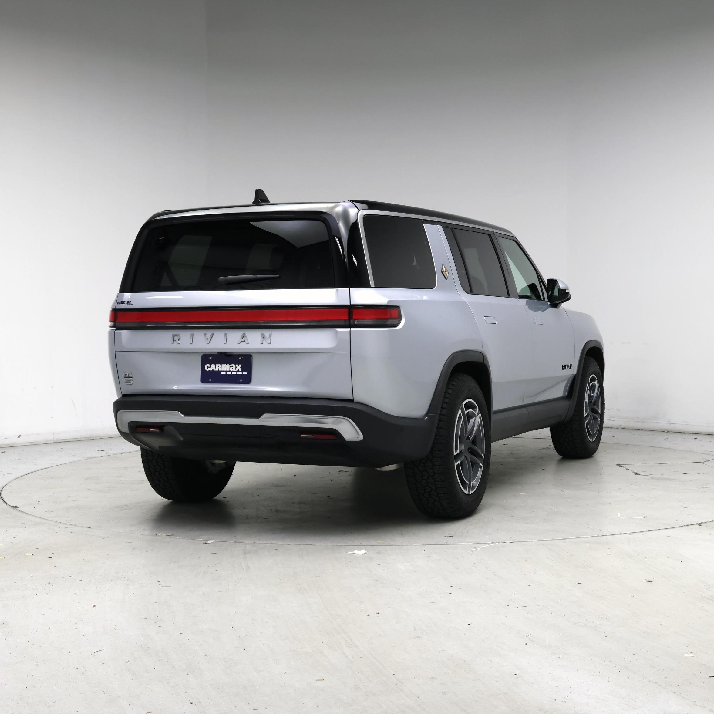 Thumbnail: 2025 Rivian R1S - 8