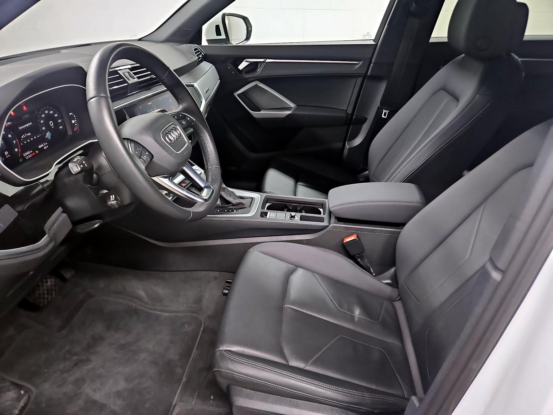 Thumbnail: 2022 Audi Q3 - 11