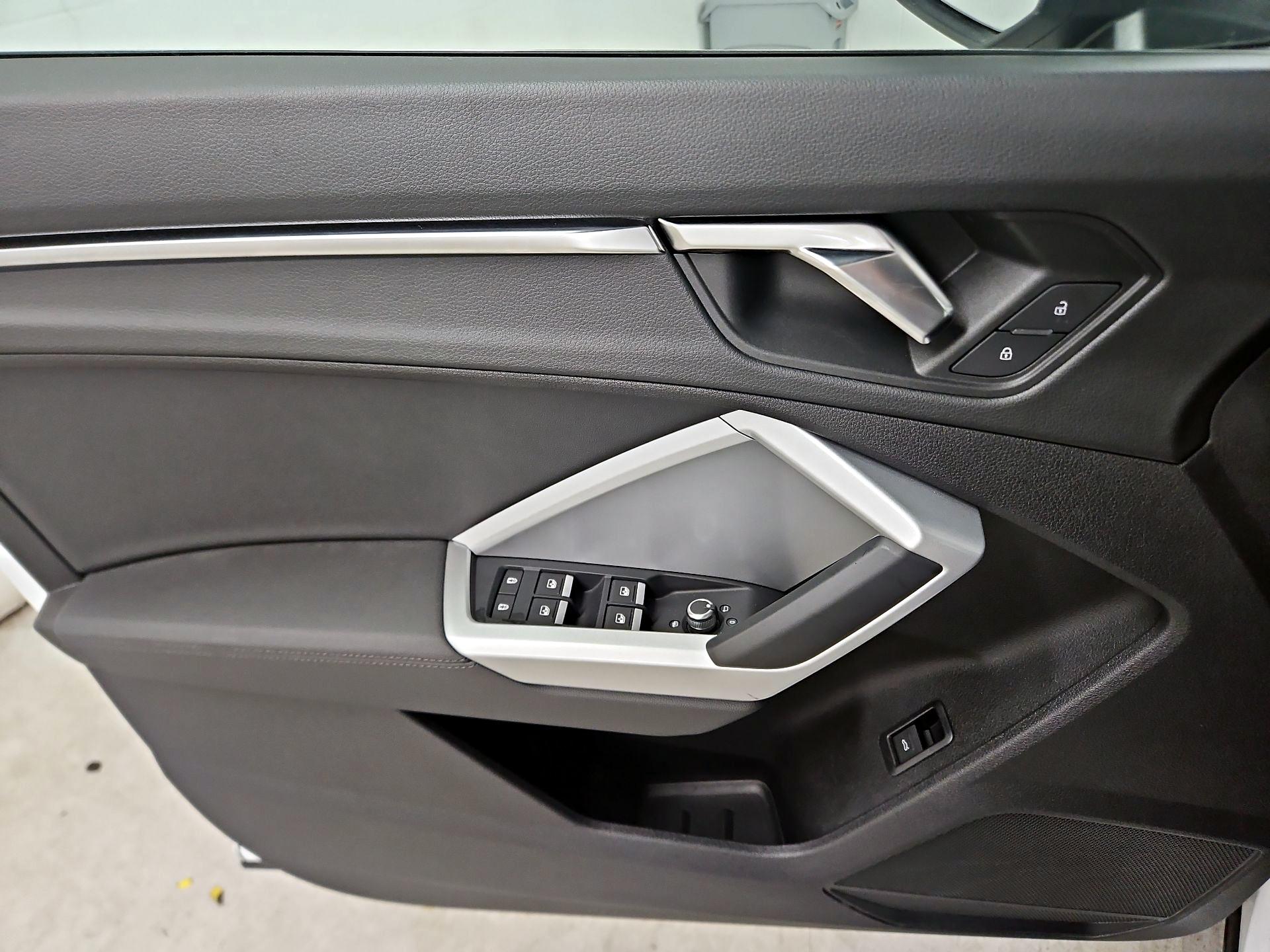 Thumbnail: 2022 Audi Q3 - 12