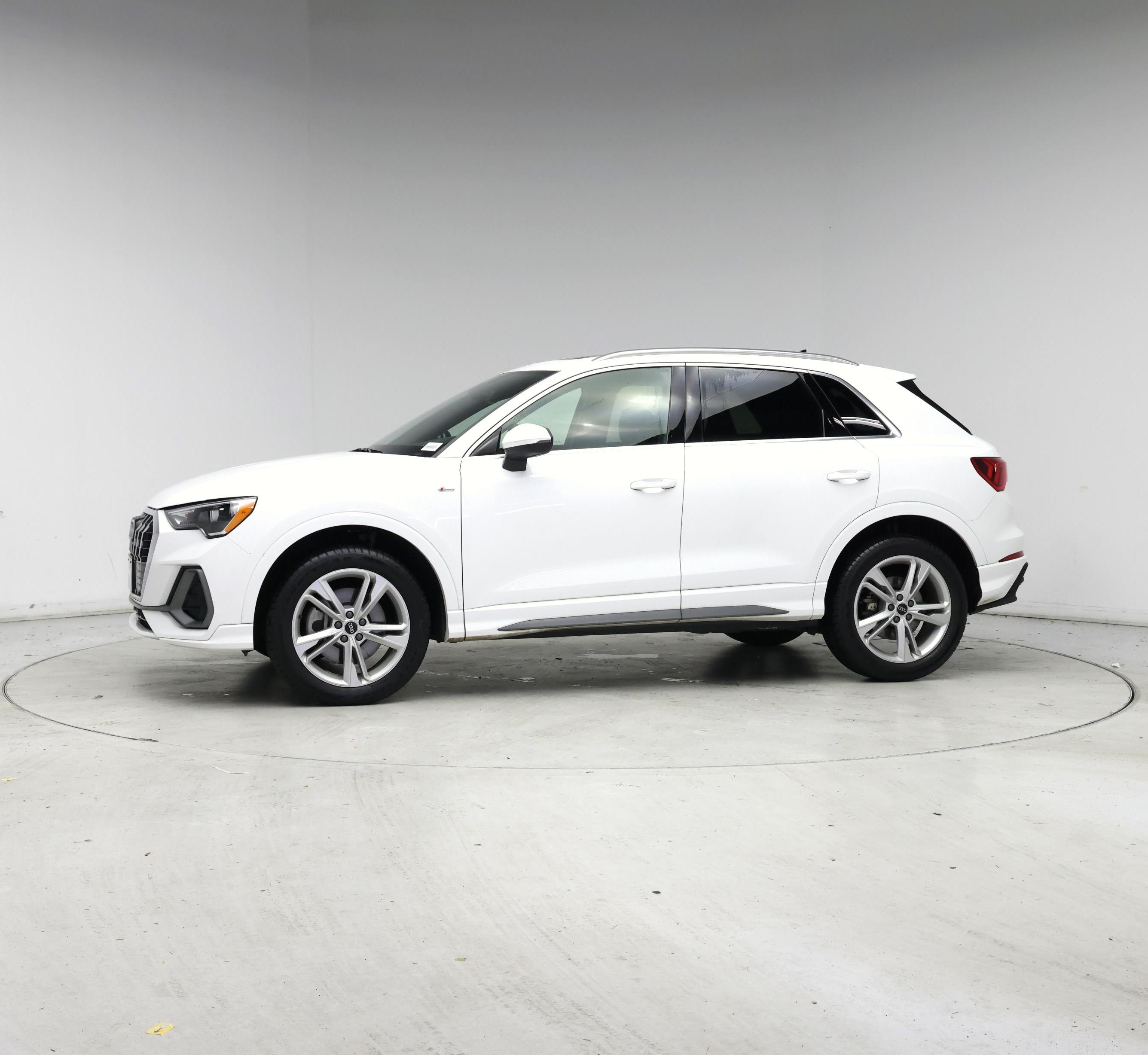 Thumbnail: 2022 Audi Q3 - 3